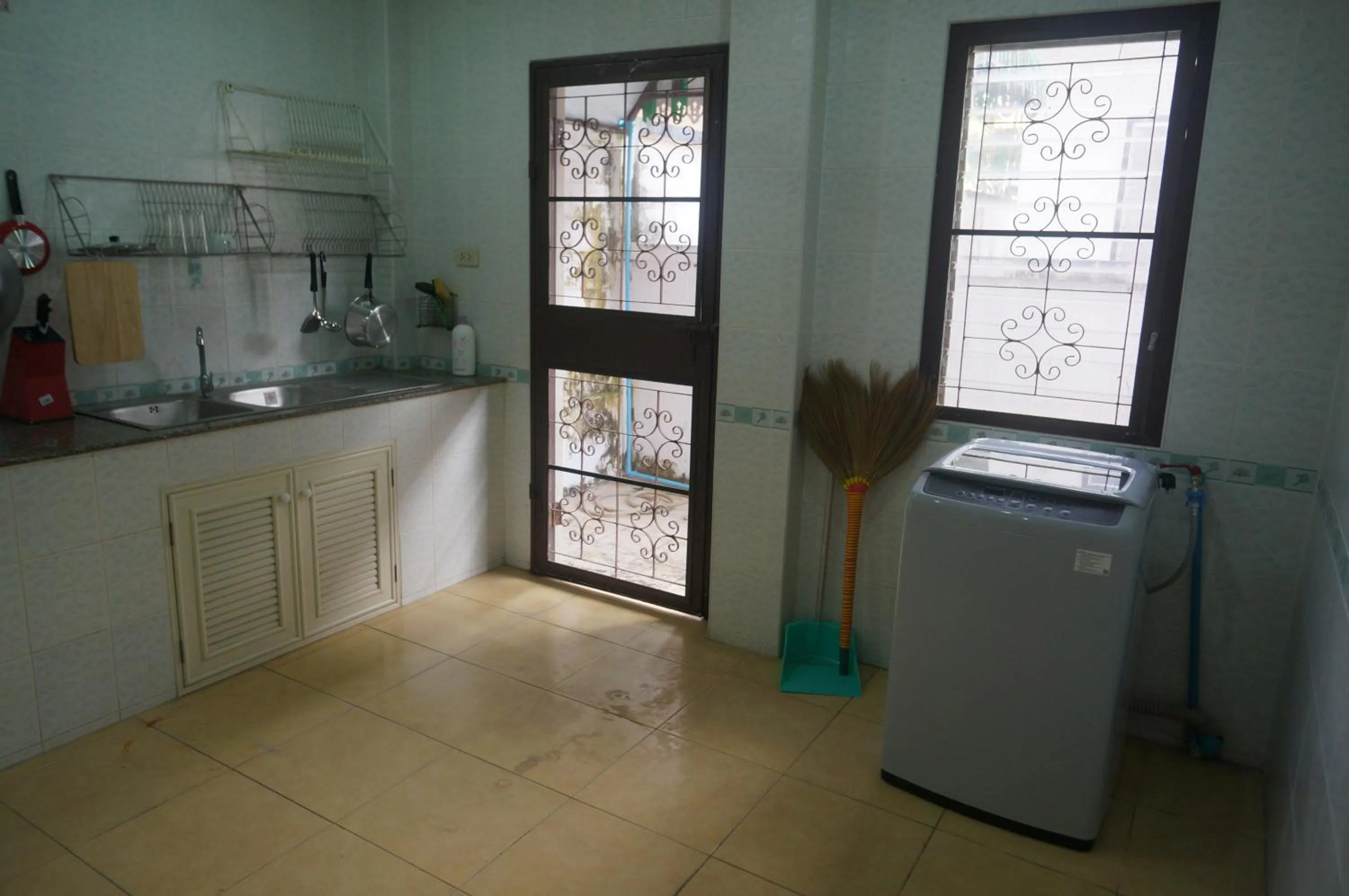 BBQ facilities in Lamai Apartment