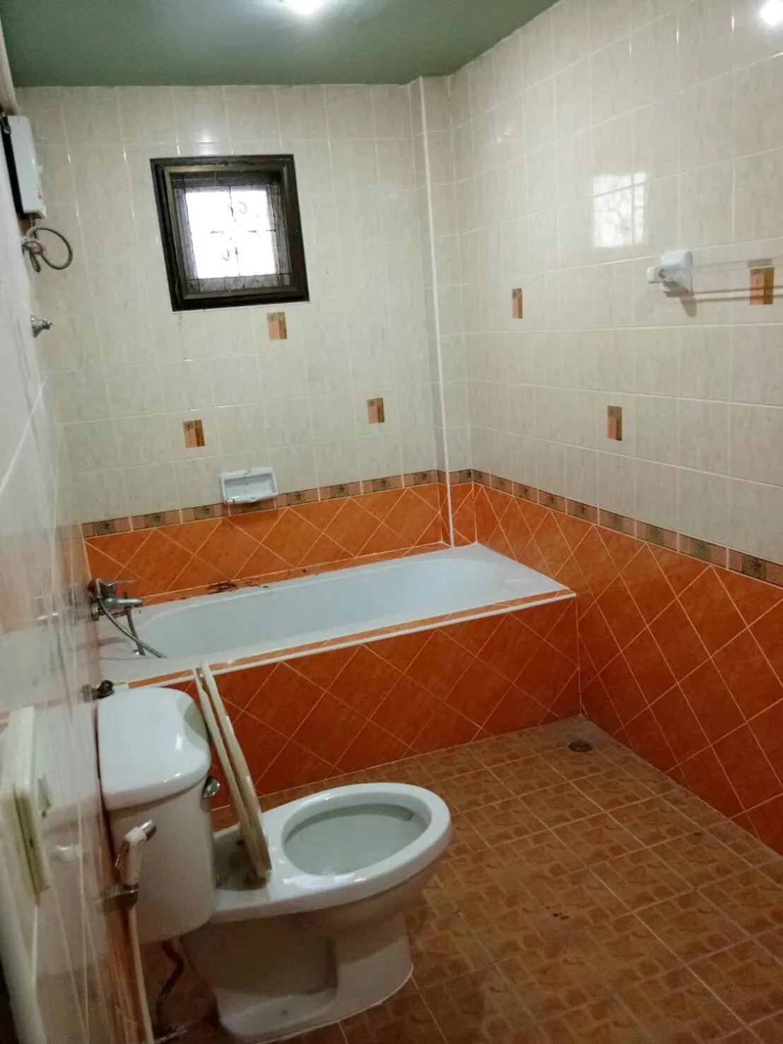 Bathroom in Lamai Apartment