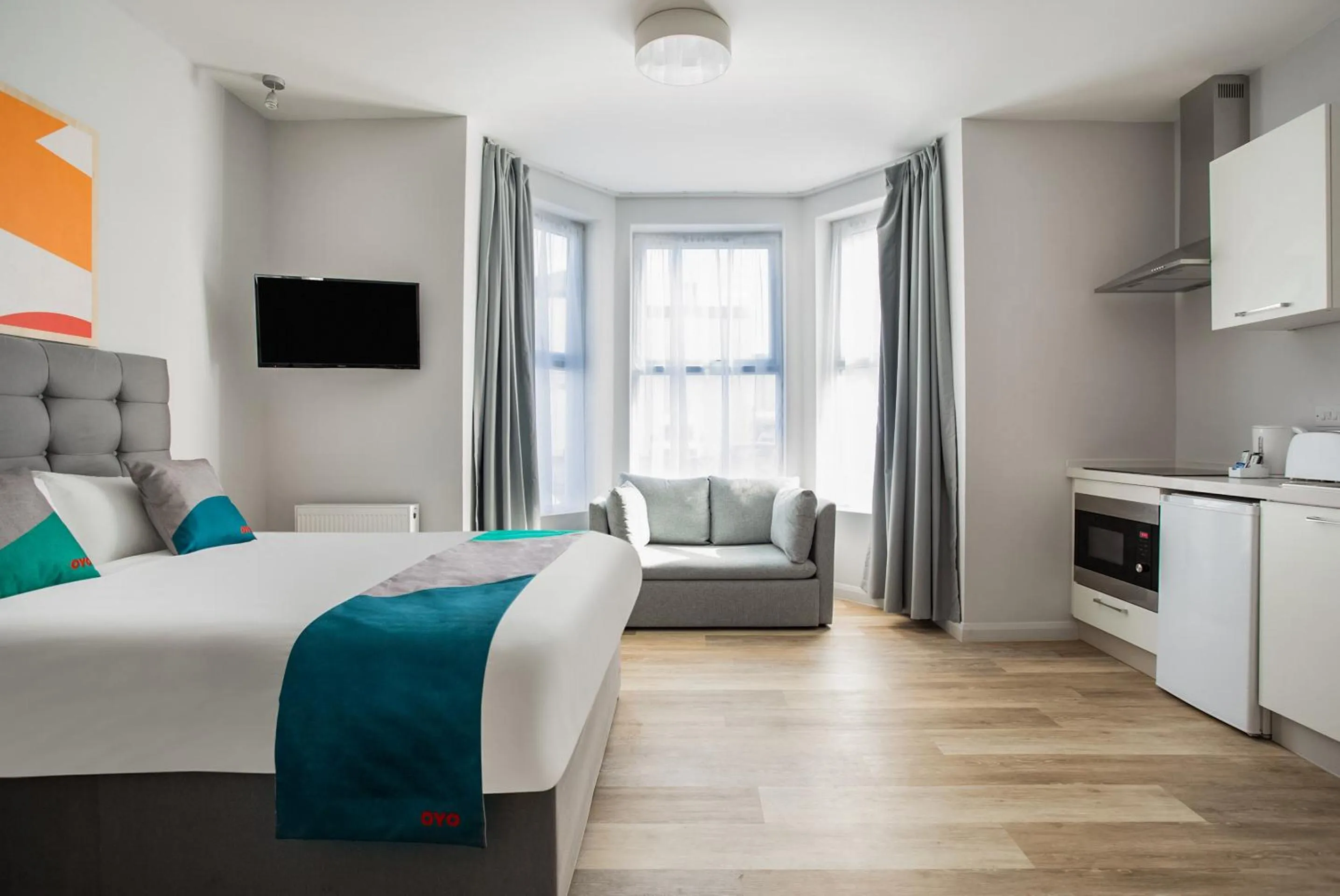 Bedroom, Bed in OYO Studiotel Great Yarmouth - Modern Hotel Apartments