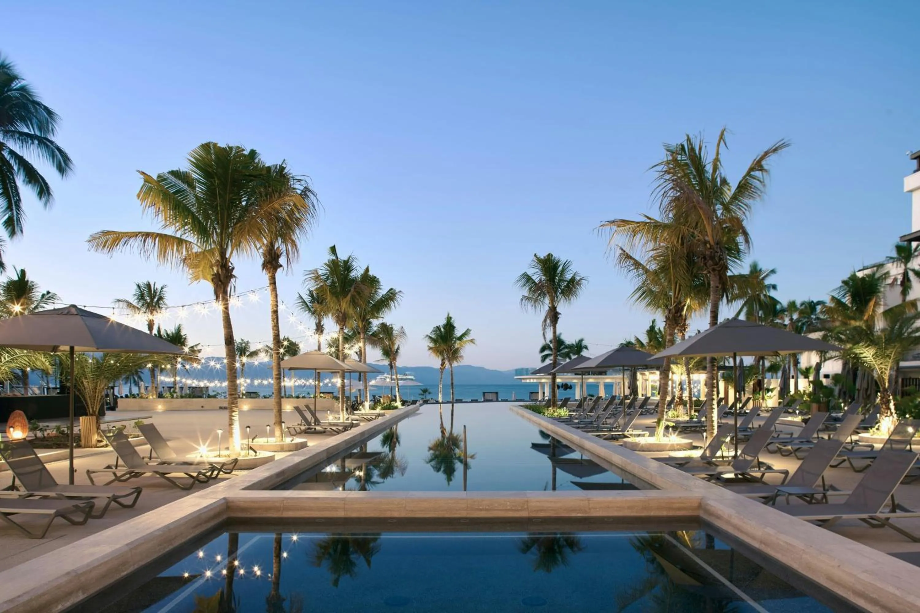 Swimming pool in Marriott Puerto Vallarta Resort & Spa