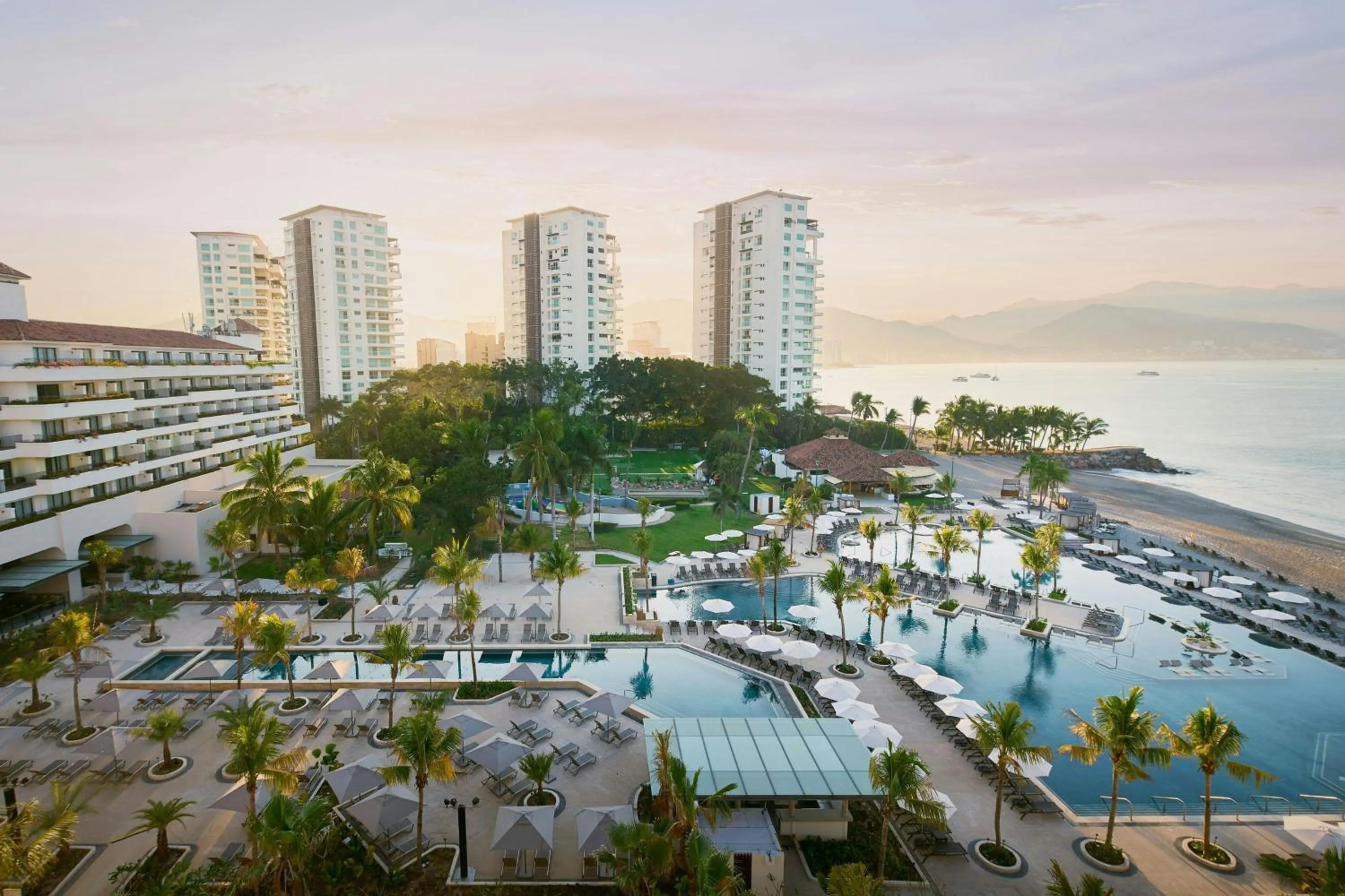 Swimming pool in Marriott Puerto Vallarta Resort & Spa