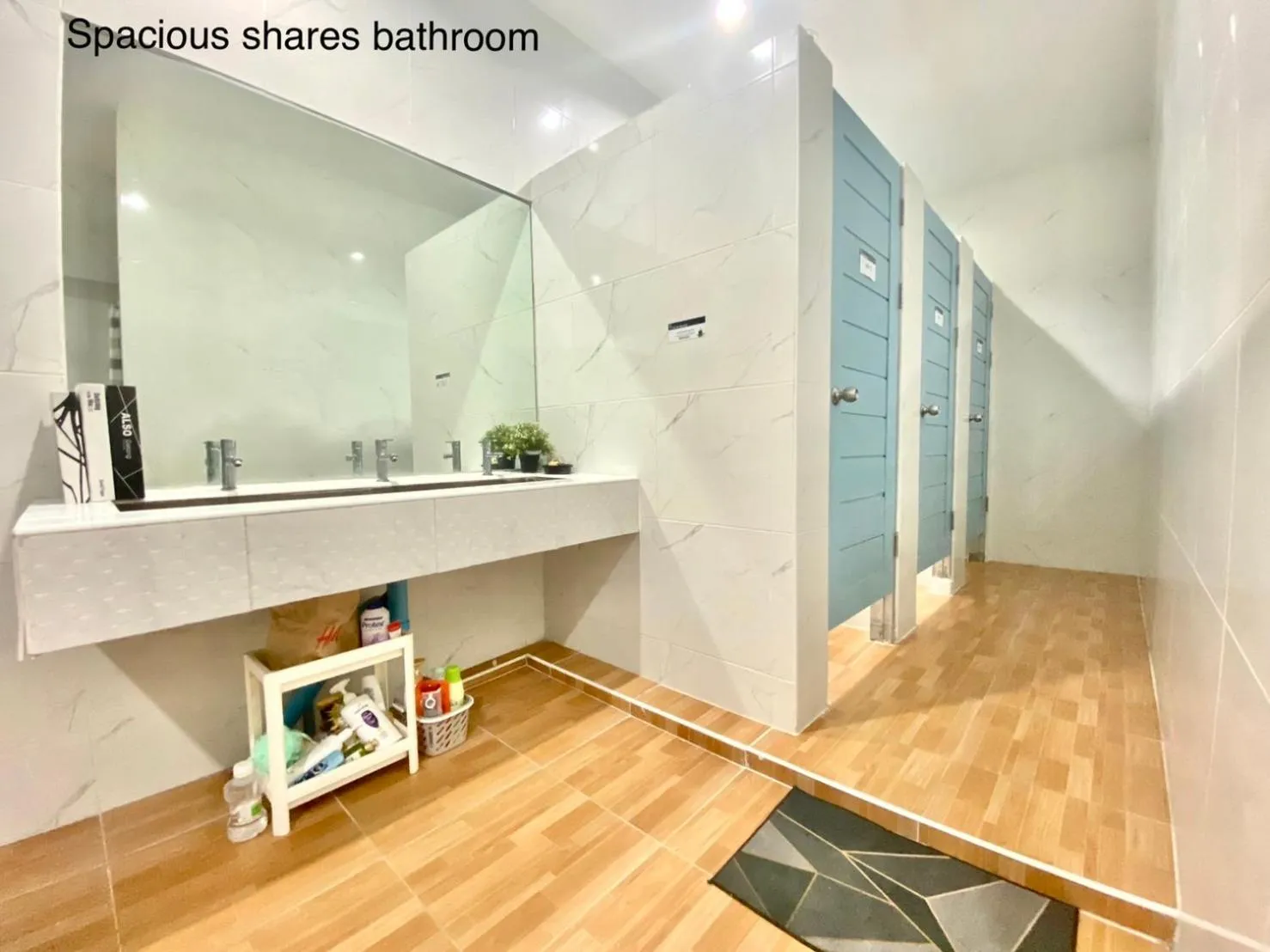 Public Bath in Click Hostel