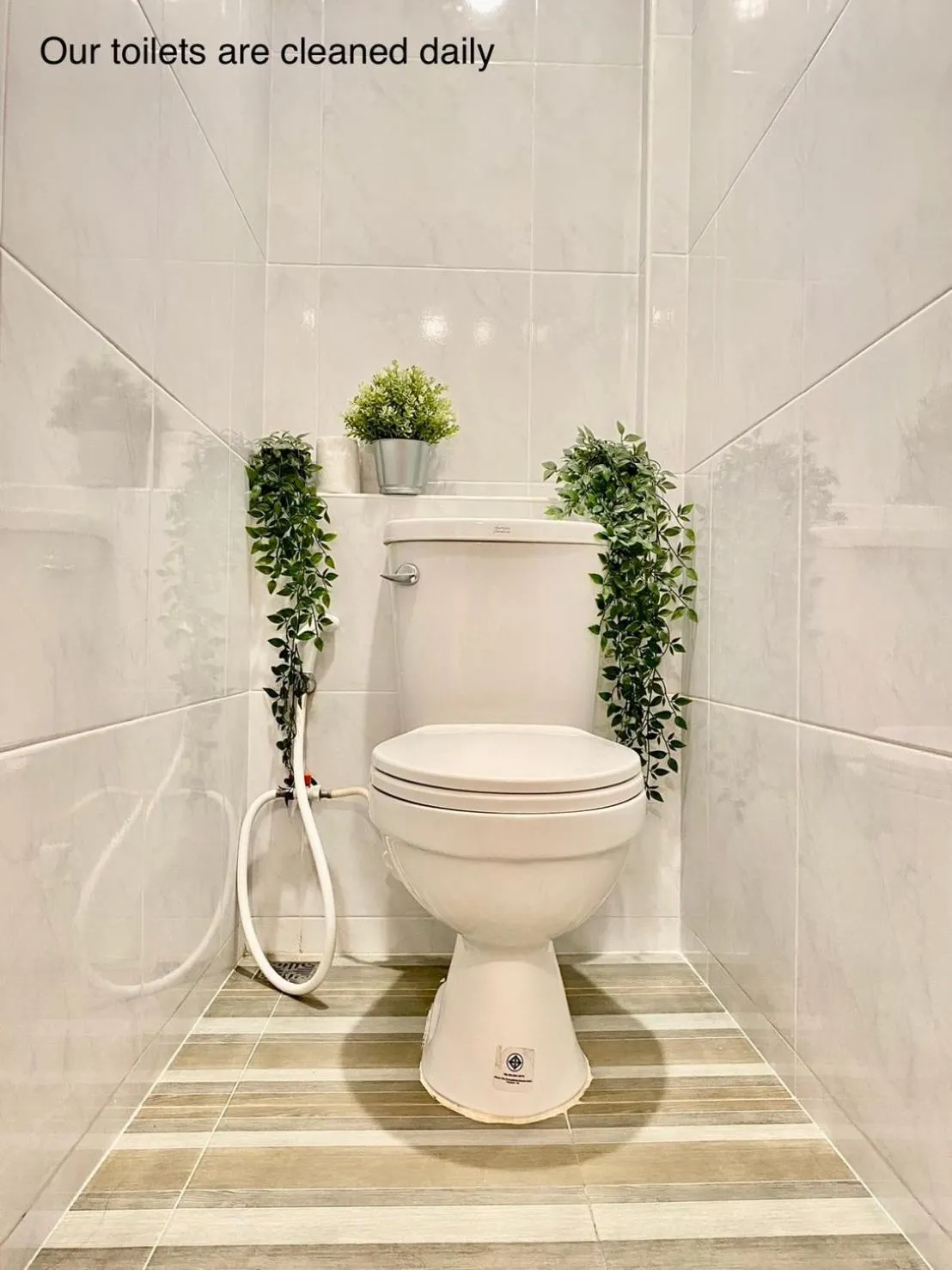 Toilet in Click Hostel