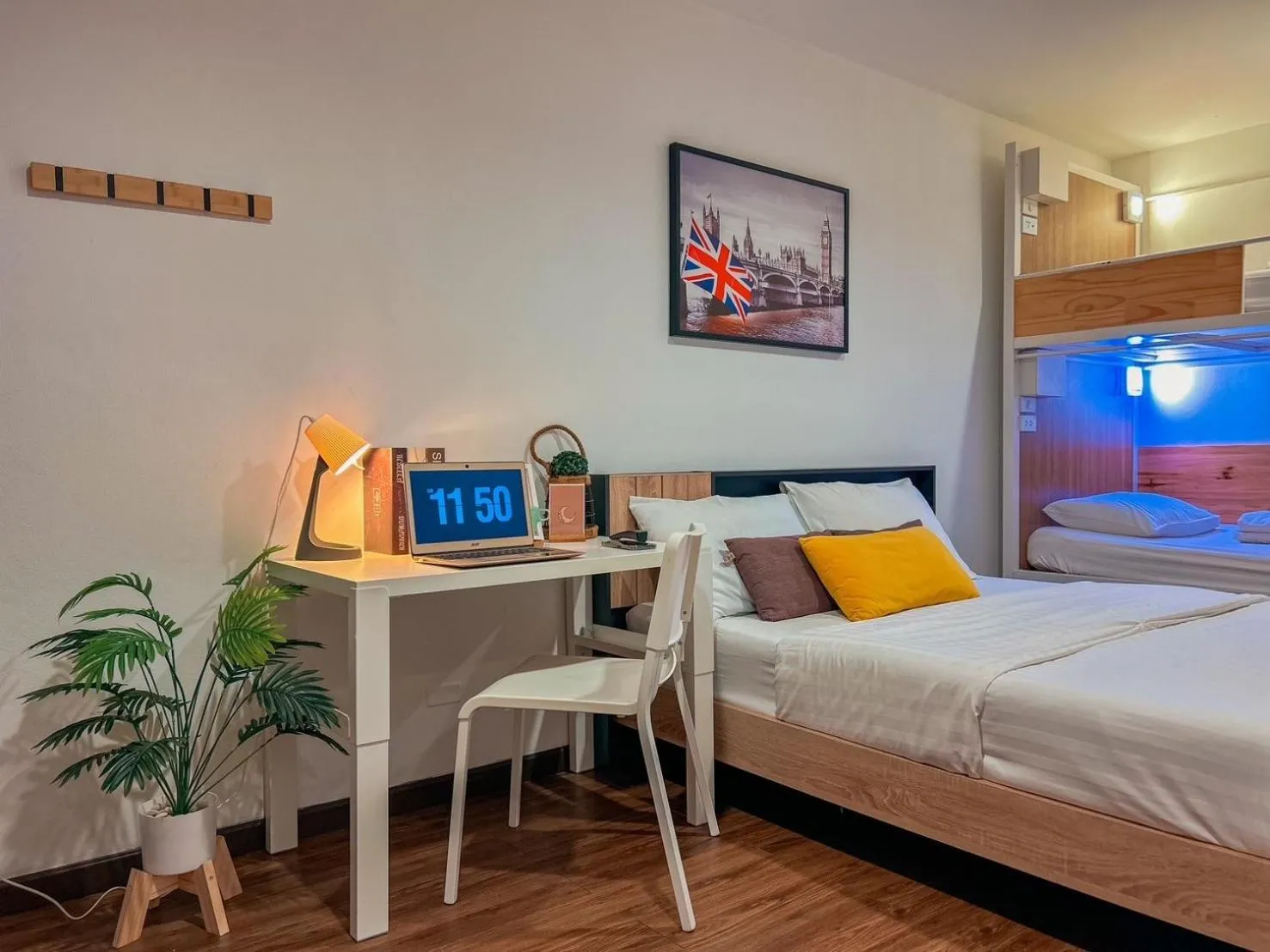 VIP, Bed in Click Hostel