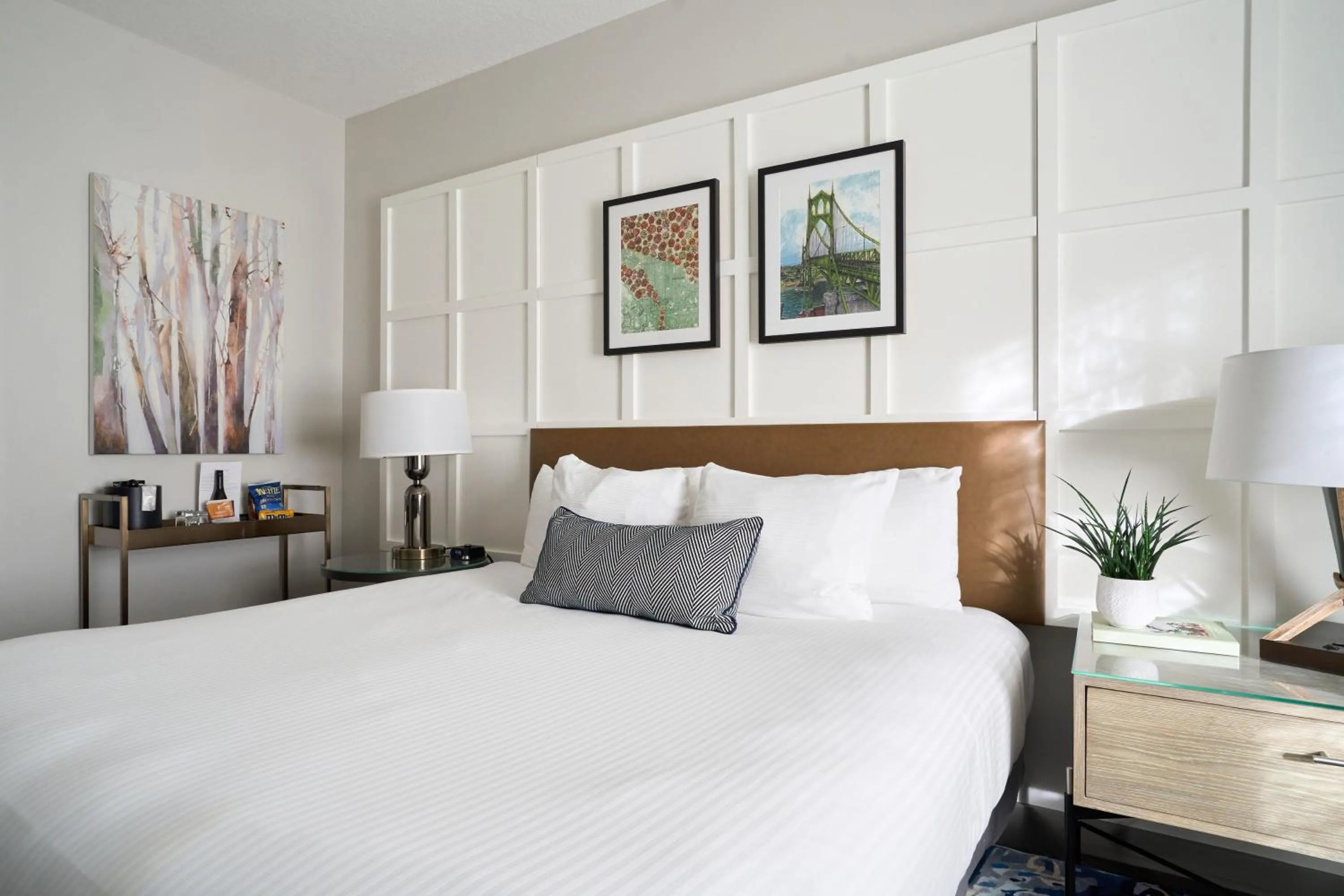 Bed in Heathman Hotel