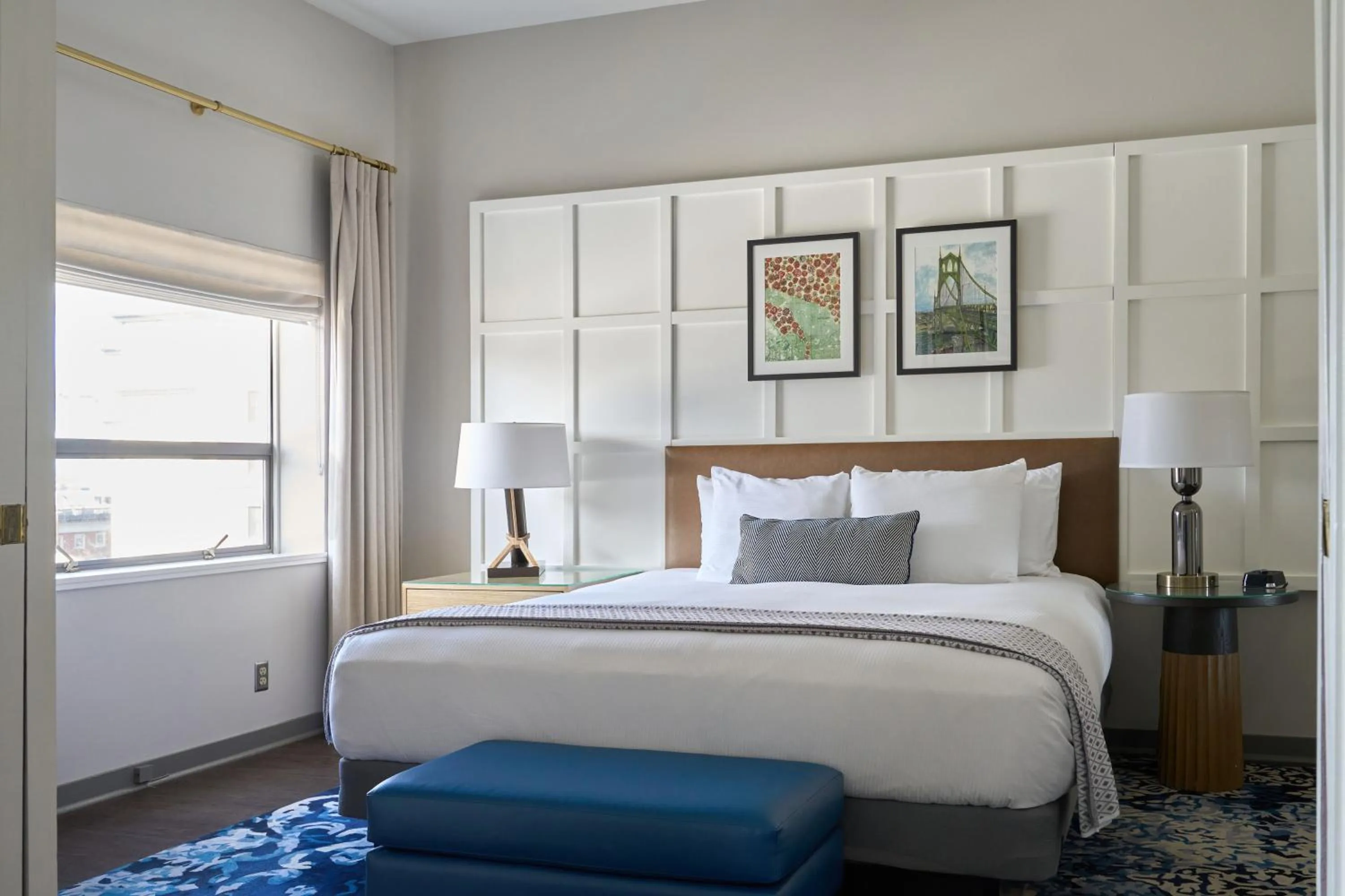 Bed in Heathman Hotel