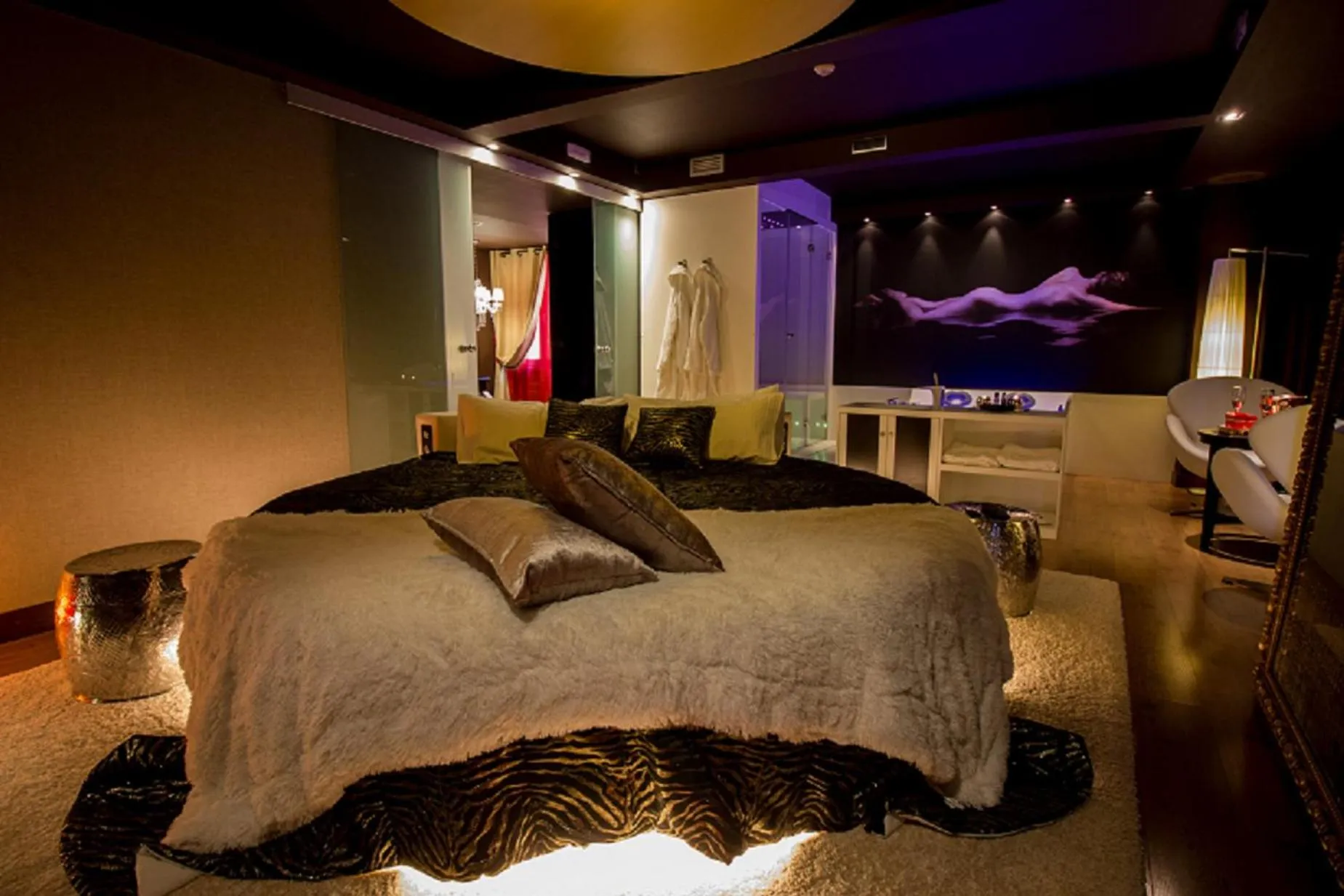 Photo of the whole room, Bed in Hotel Spa Balfagon