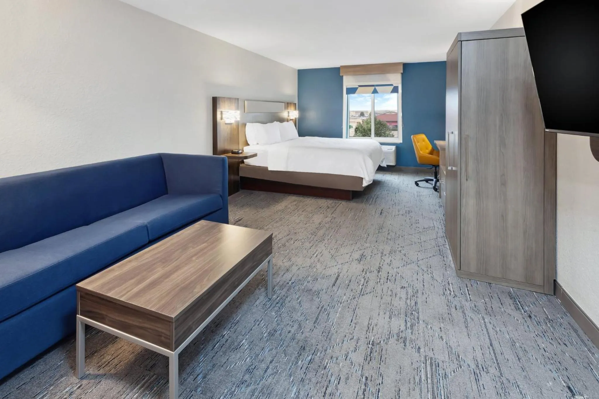 Photo of the whole room, Bed in Holiday Inn Express Pekin - Peoria Area by IHG