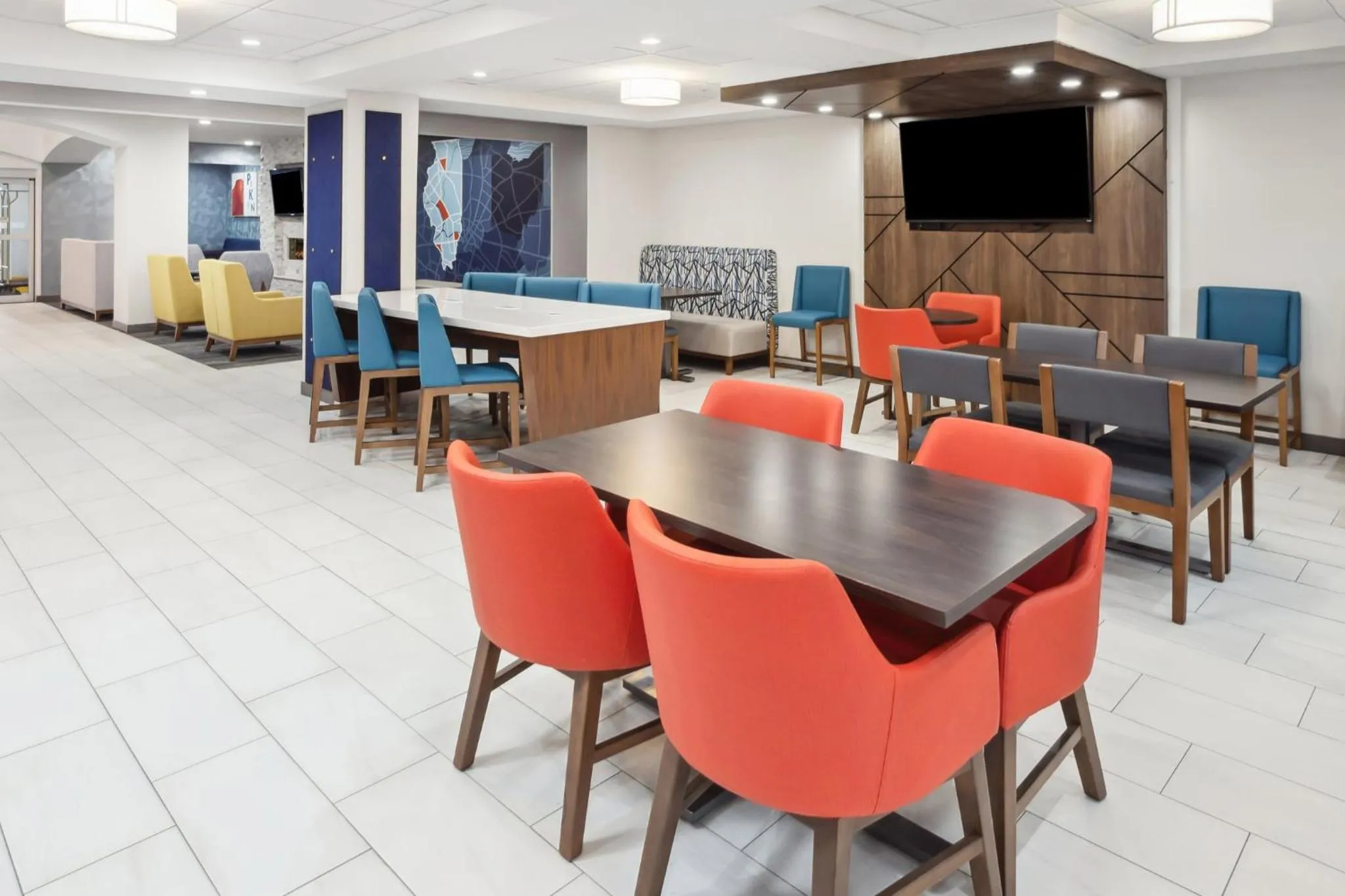 Breakfast in Holiday Inn Express Pekin - Peoria Area by IHG