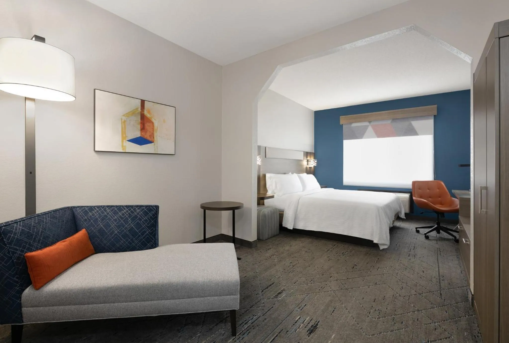 Photo of the whole room, Bed in Holiday Inn Express Hotel & Suites Kennesaw Northwest - Acworth by IHG