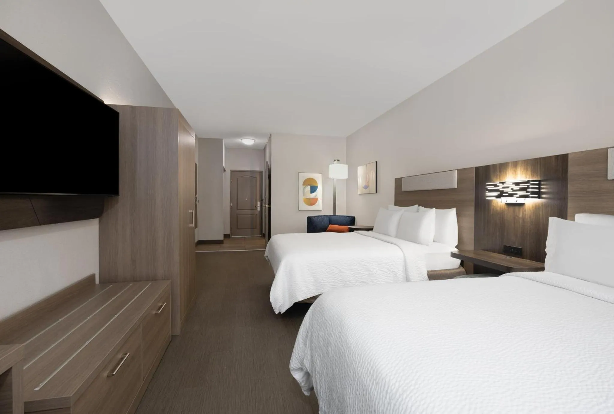 Photo of the whole room, Bed in Holiday Inn Express Hotel & Suites Kennesaw Northwest - Acworth by IHG