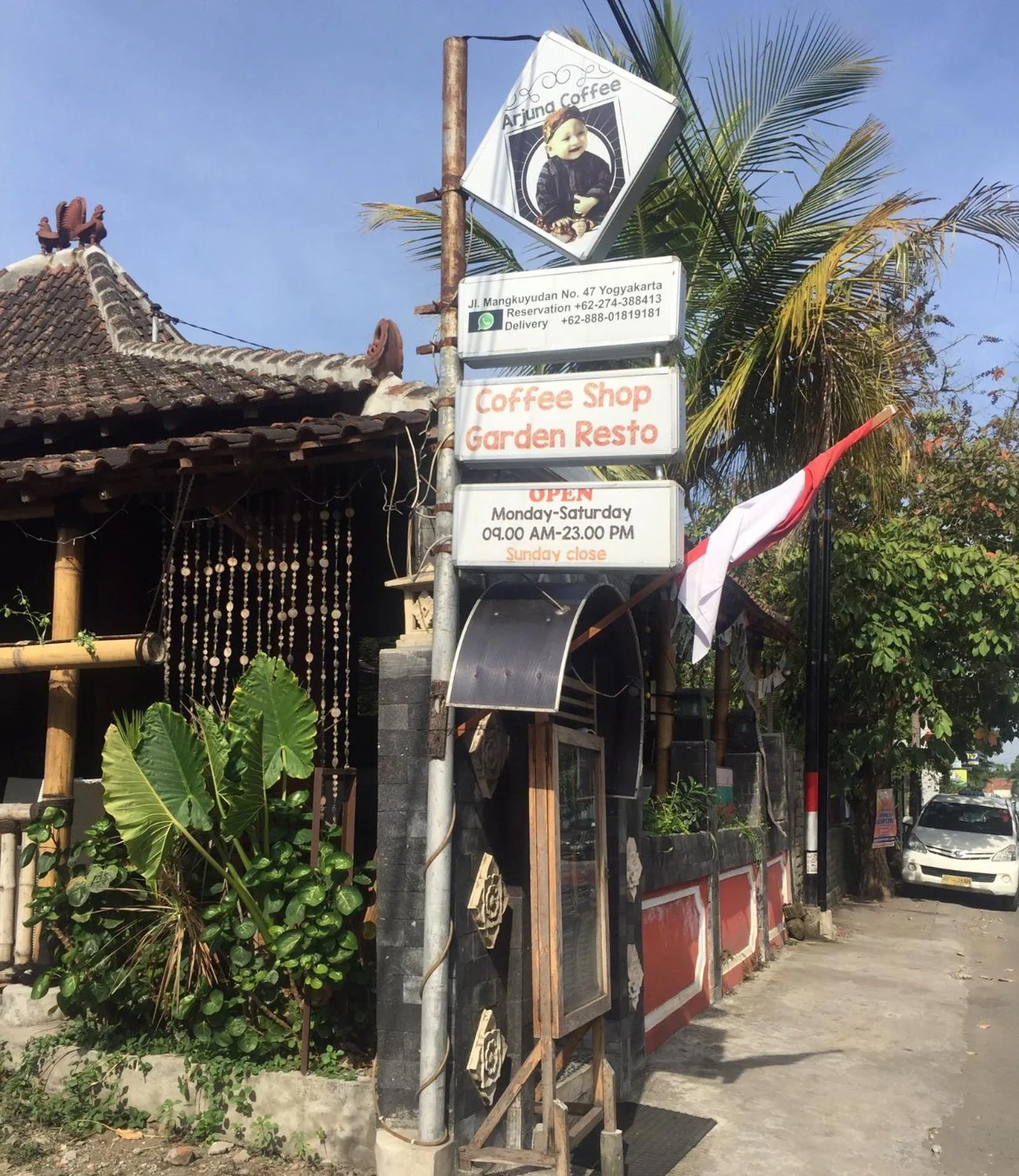 Facade/entrance in Arjuna Garden Homestay