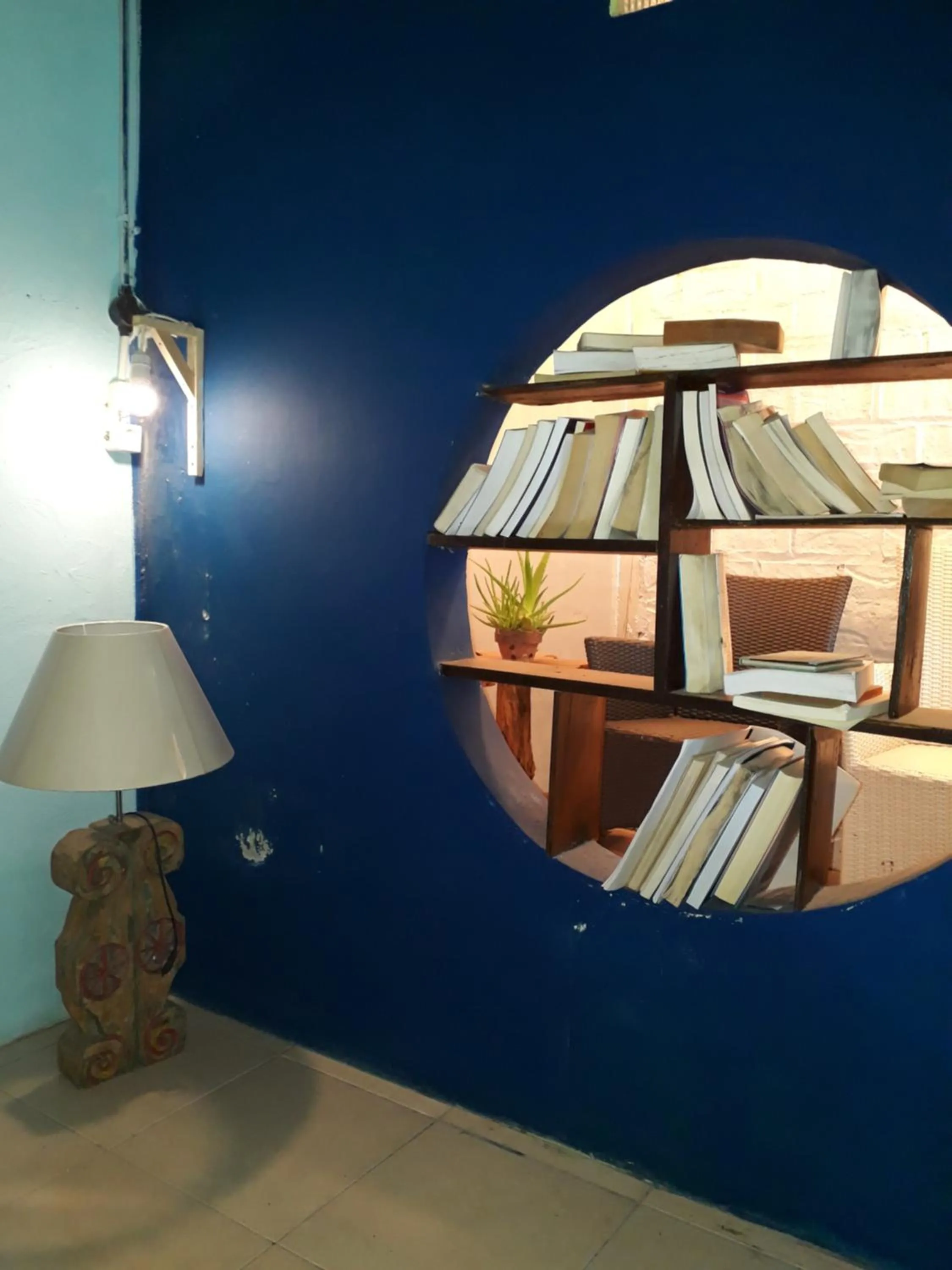 Library in Arjuna Garden Homestay