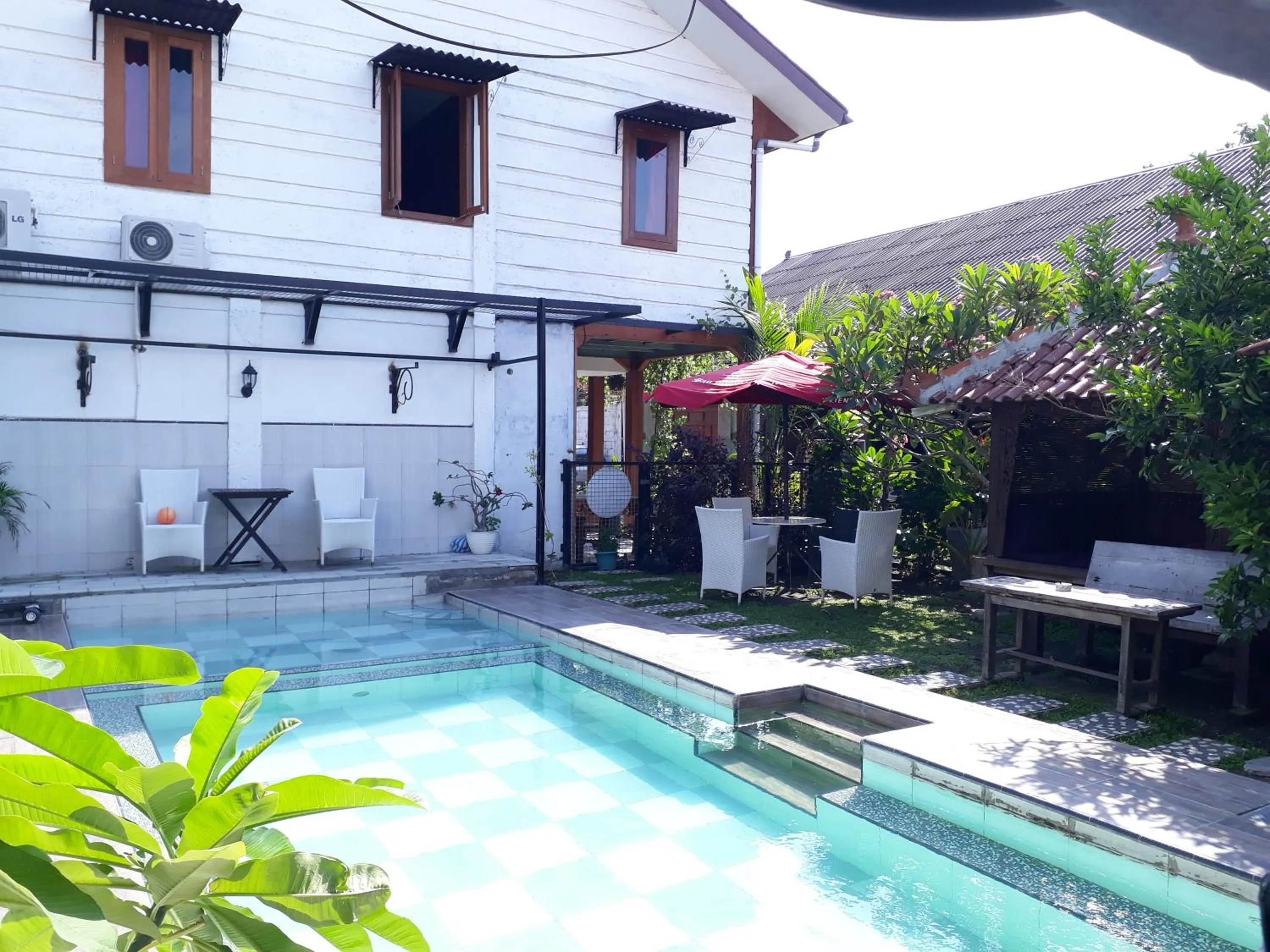 Swimming pool in Arjuna Garden Homestay