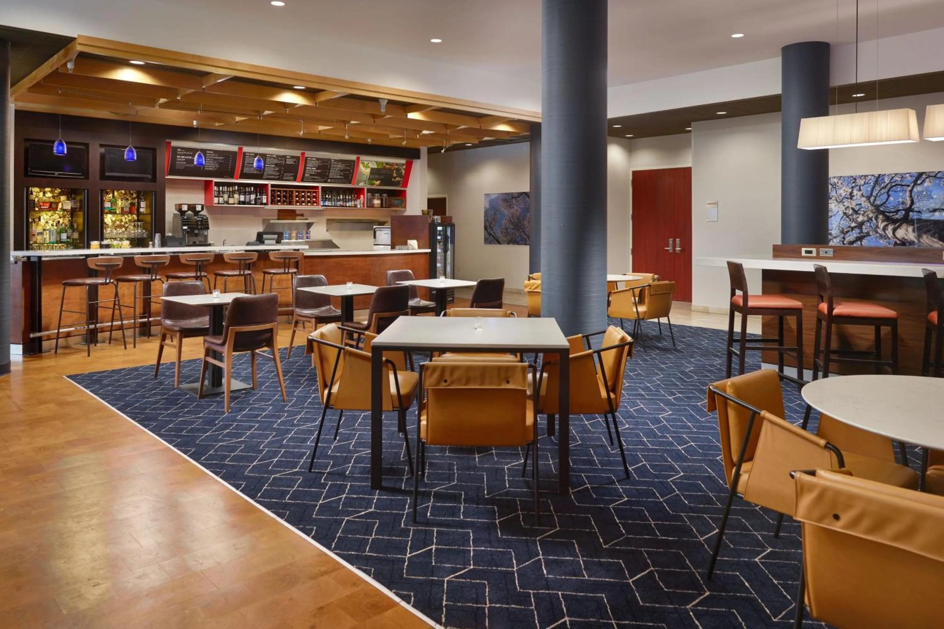 Restaurant/places to eat in Courtyard Warner Robins