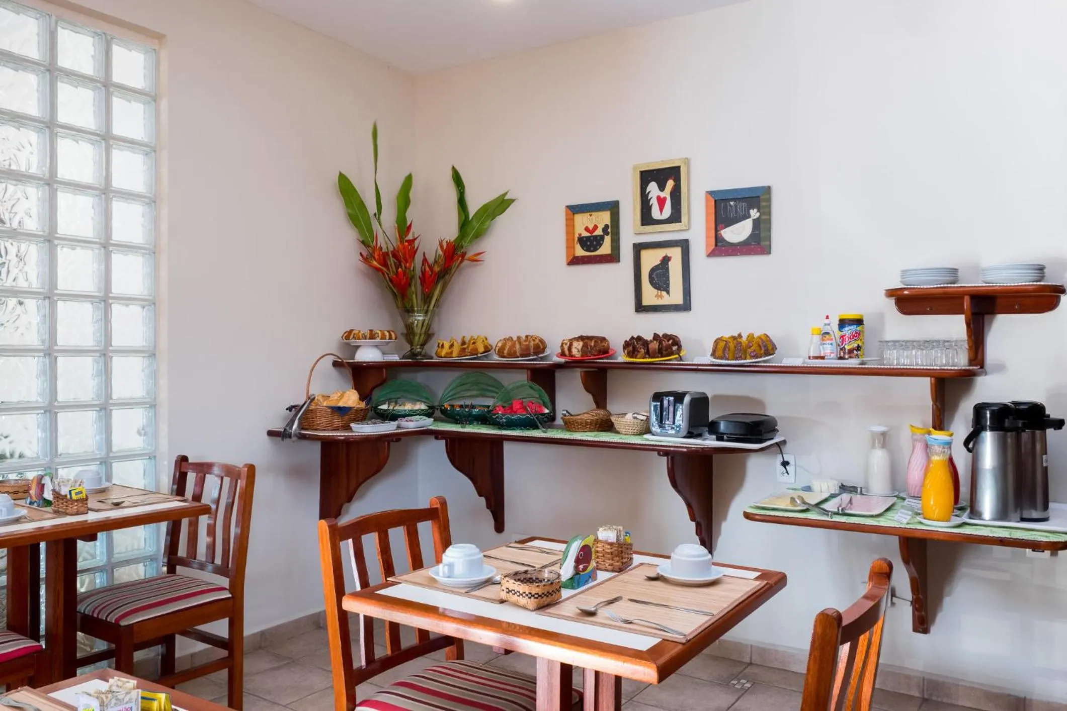 Buffet breakfast in Pousada Mar Azul