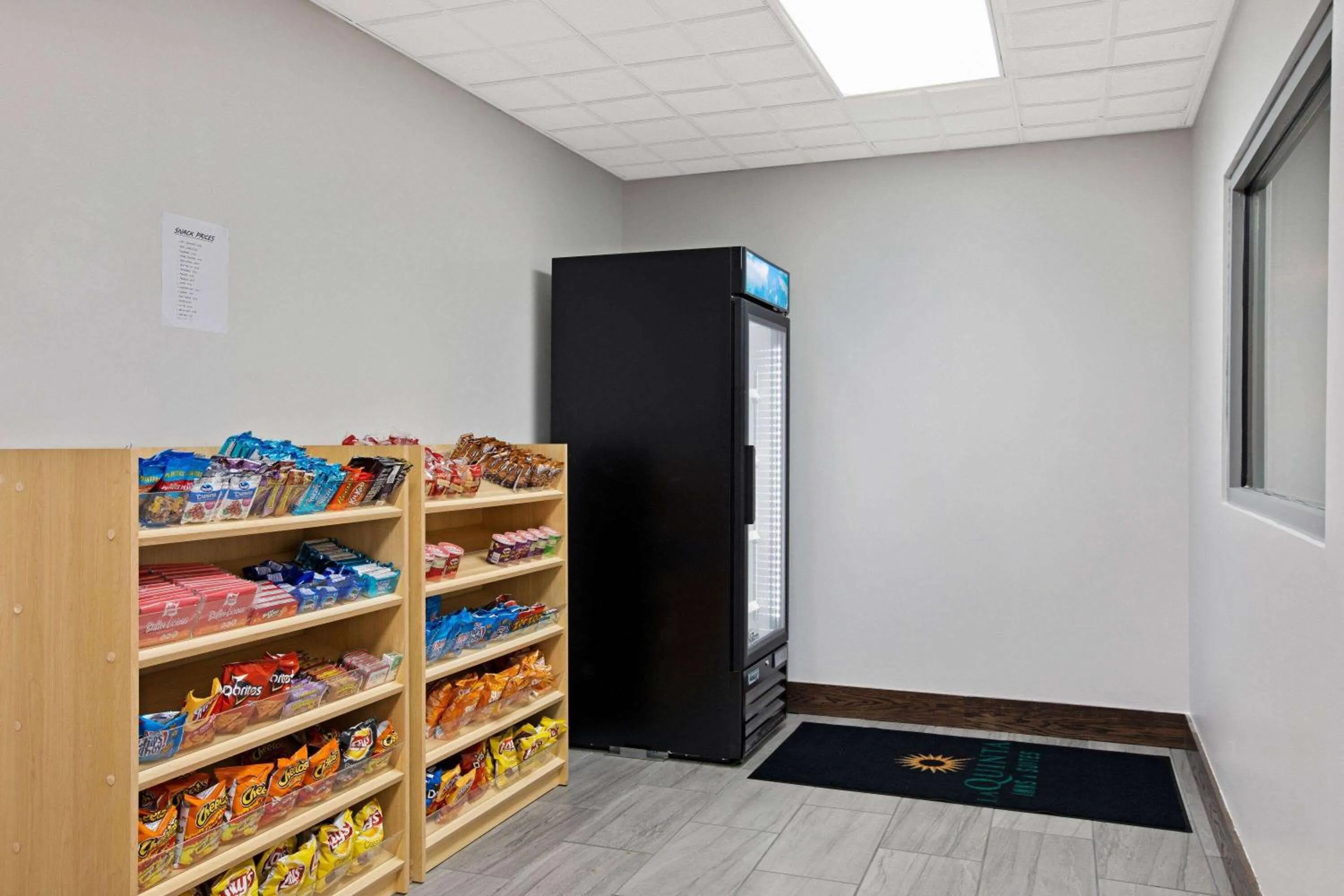 Food and drinks in La Quinta by Wyndham Omaha Airport Downtown