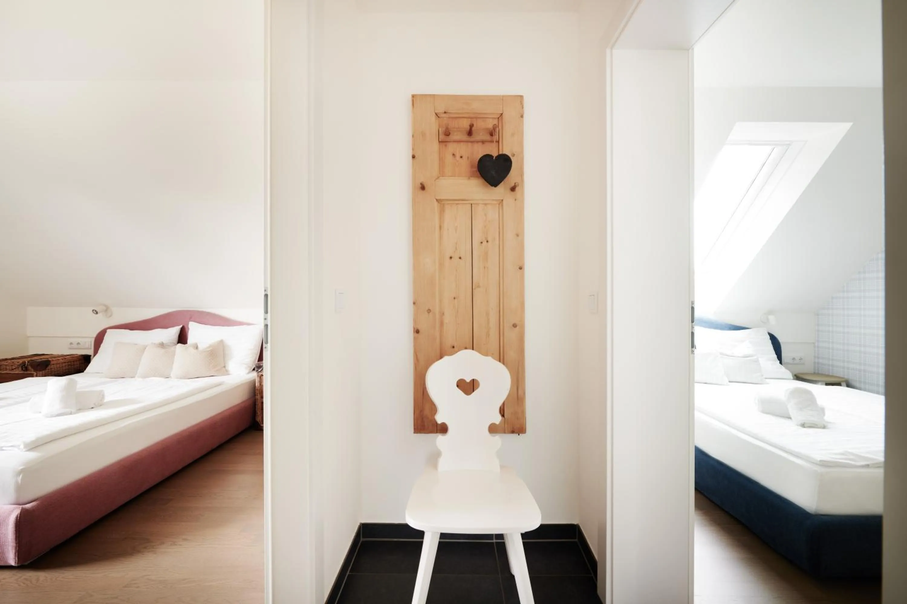 Bedroom, Bed in HOMEBOUND APARTMENTS Salzburg City II - contactless check-in