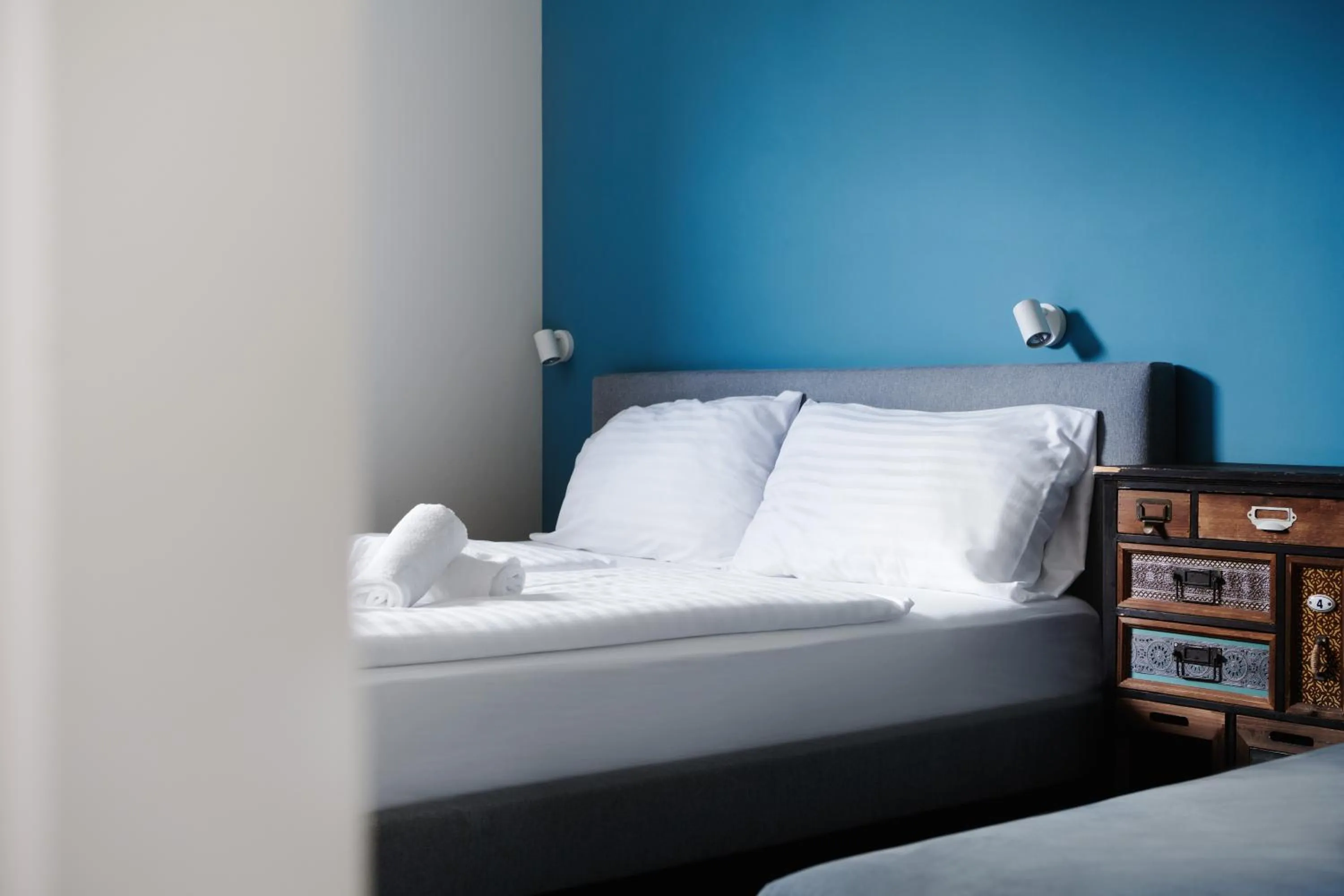 Bedroom, Bed in HOMEBOUND APARTMENTS Salzburg City II - contactless check-in