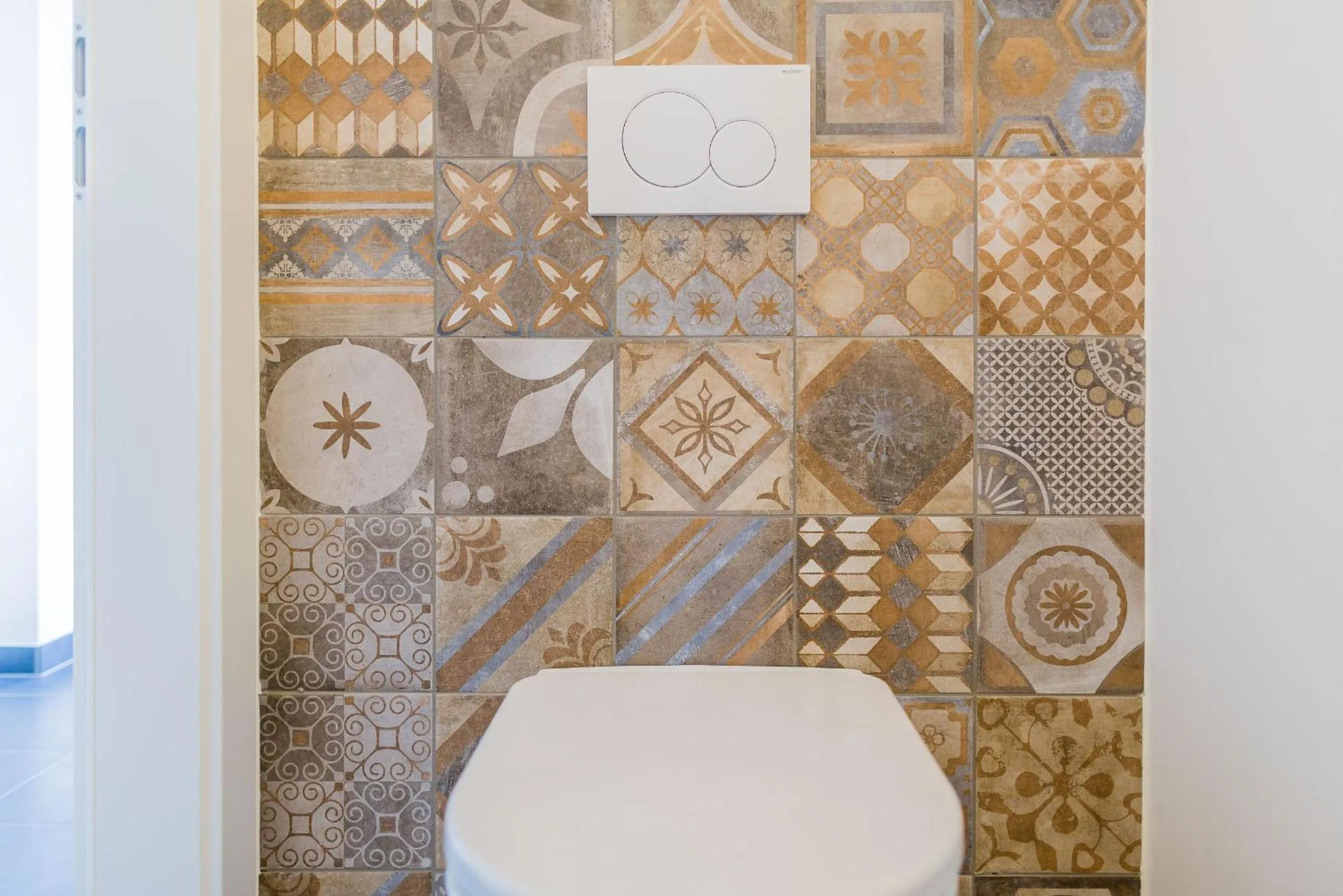 Bathroom in HOMEBOUND APARTMENTS Salzburg City II - contactless check-in