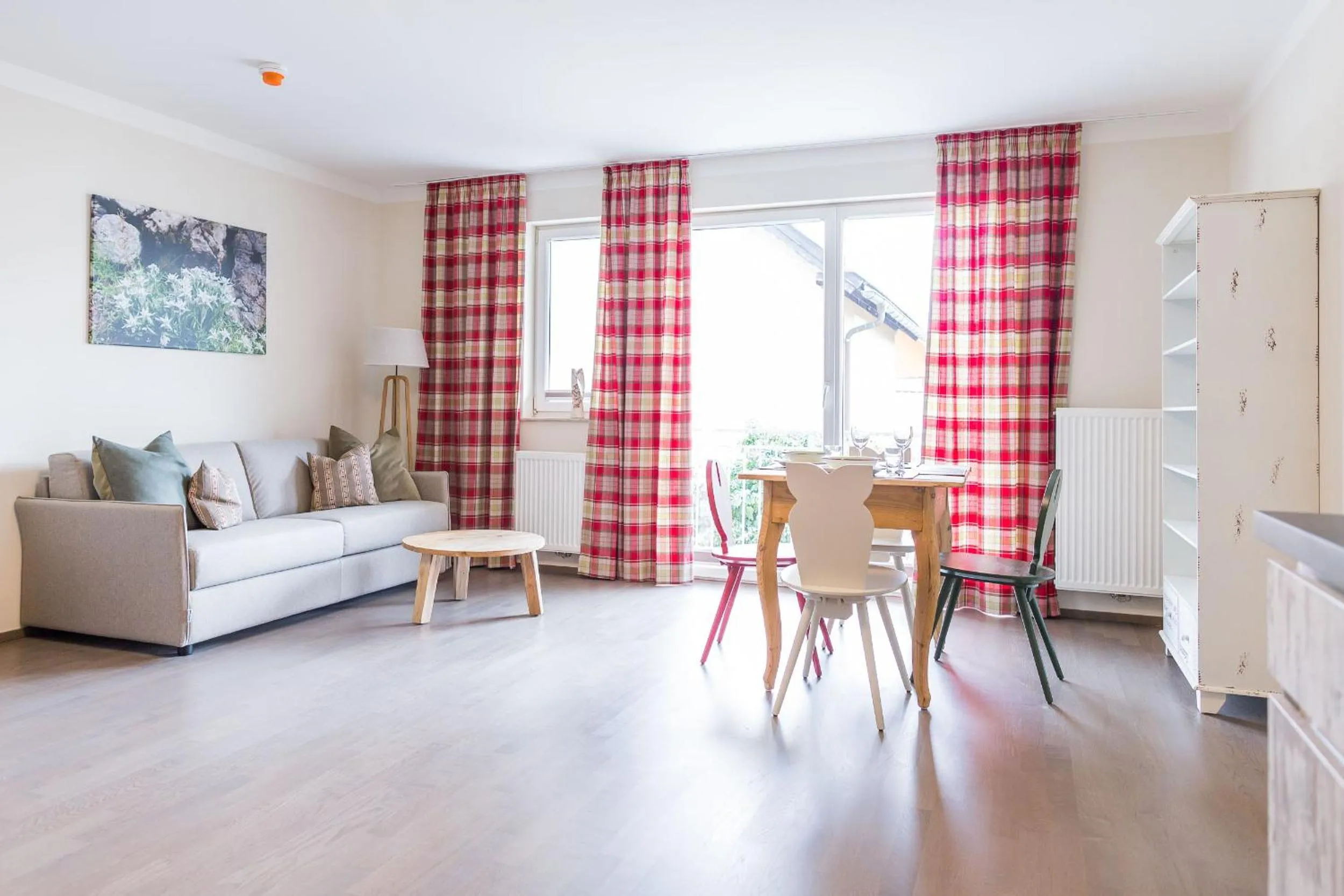 Photo of the whole room in HOMEBOUND APARTMENTS Salzburg City II - contactless check-in