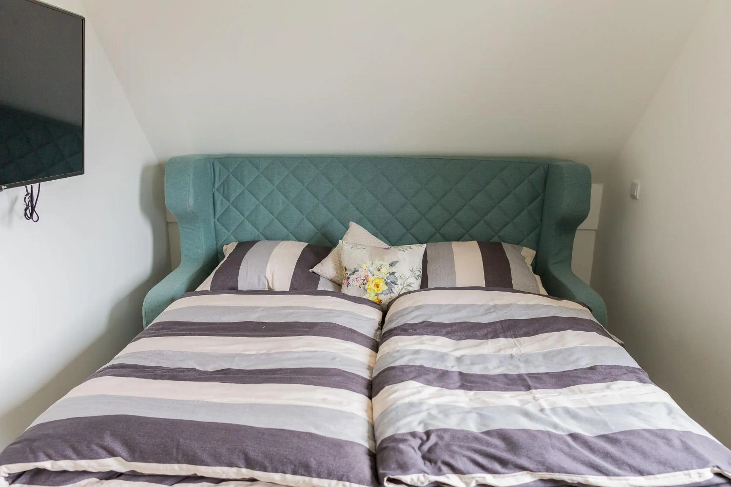 Living room, Bed in HOMEBOUND APARTMENTS Salzburg City II - contactless check-in