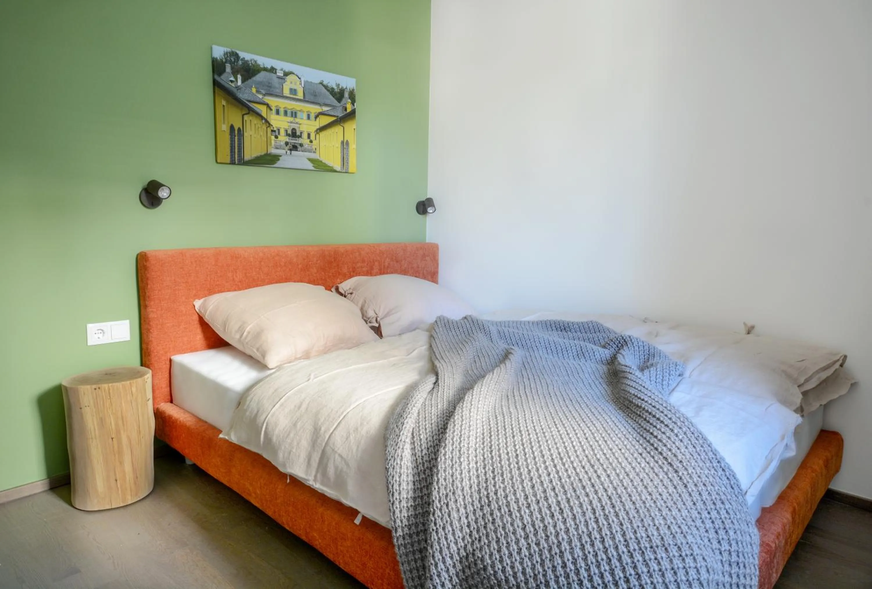 Bedroom, Bed in HOMEBOUND APARTMENTS Salzburg City II - contactless check-in