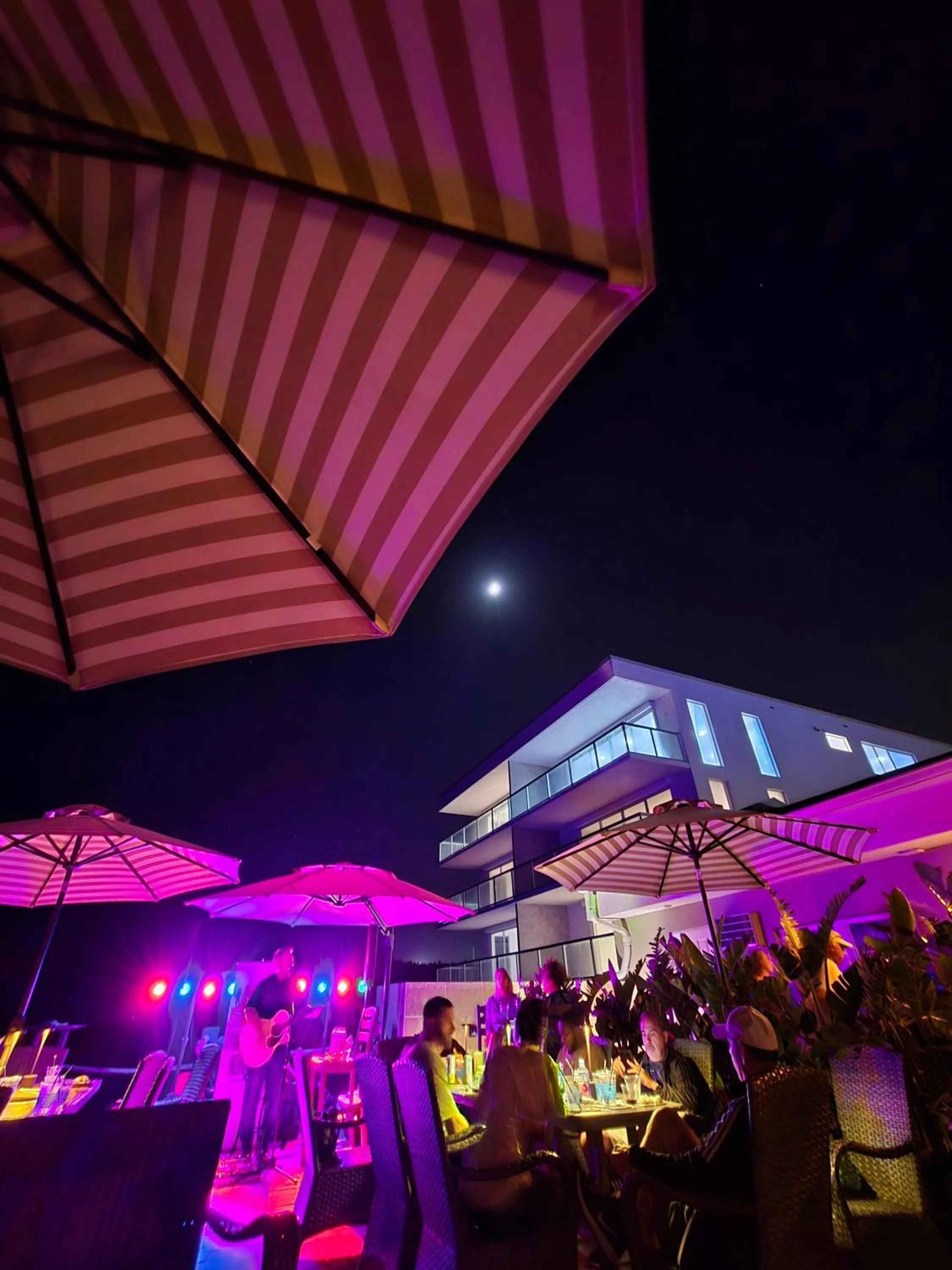 Restaurant/places to eat in Bleu Beach Resort