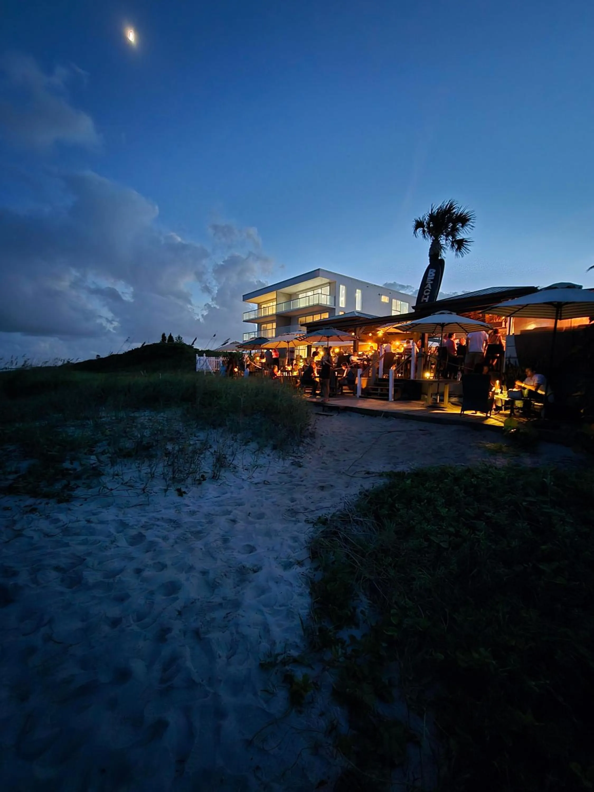 Restaurant/places to eat in Bleu Beach Resort