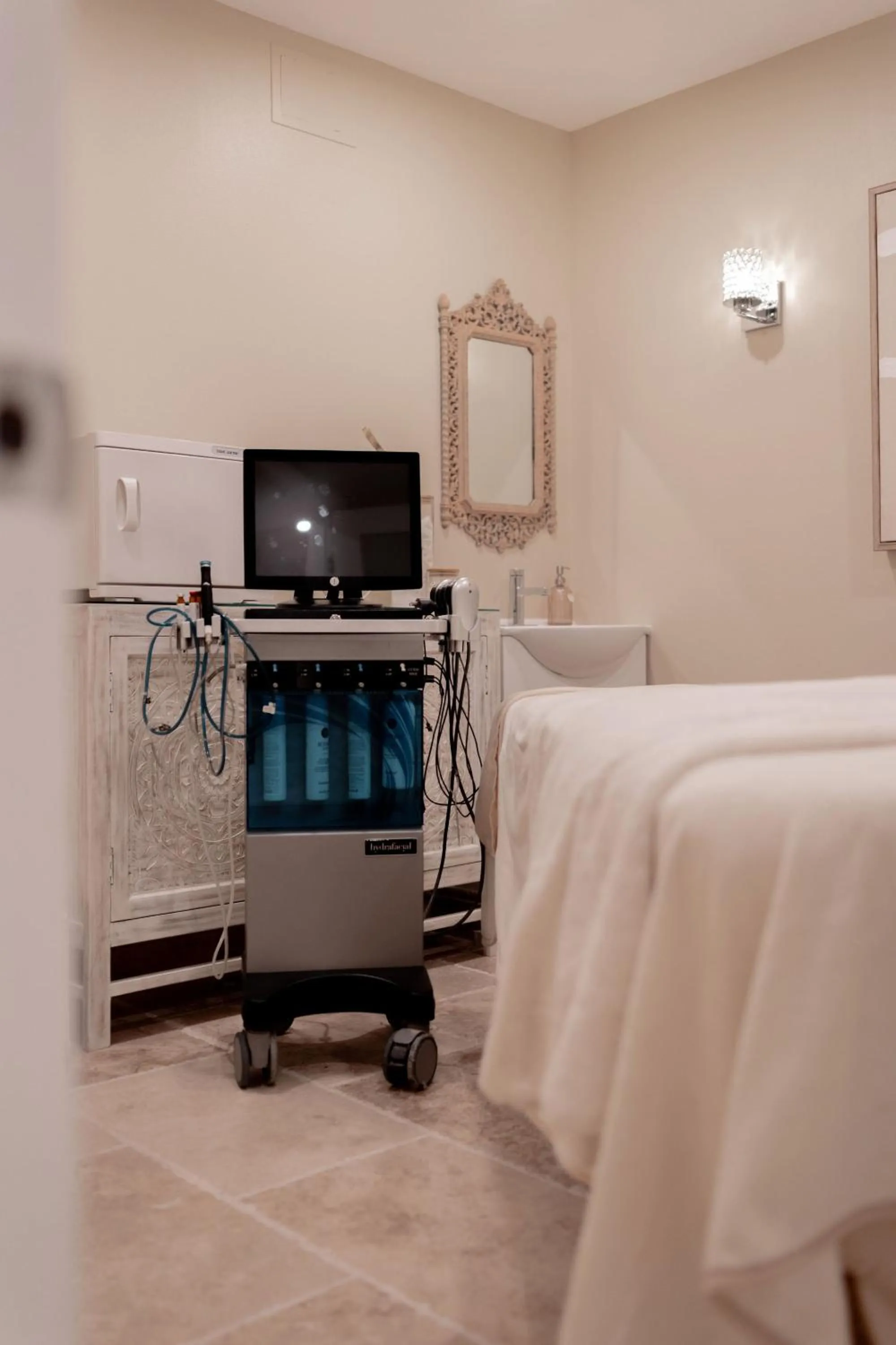 Spa and wellness centre/facilities, Bed in Bleu Beach Resort