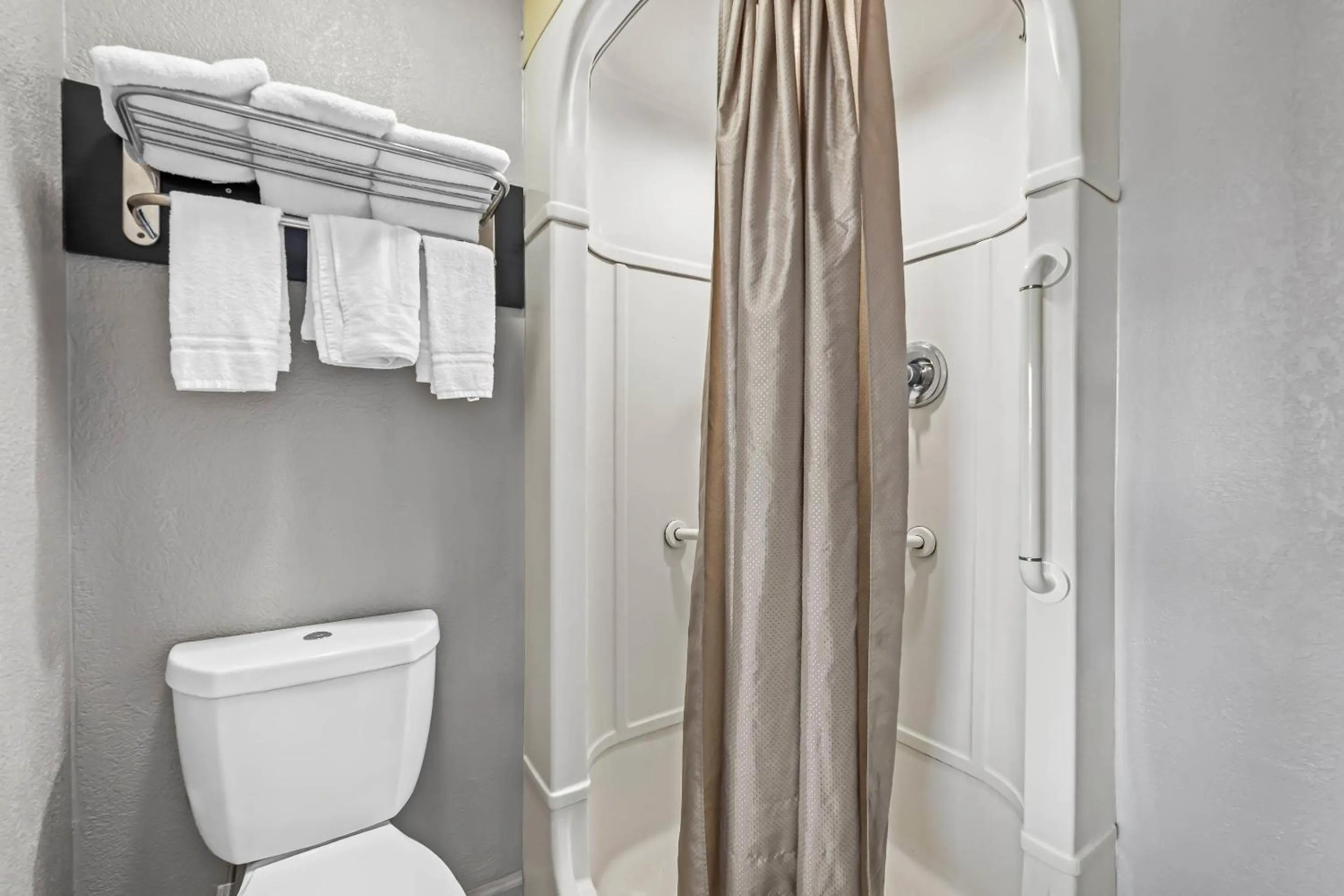 Bathroom in Motel 6-Murfreesboro, TN