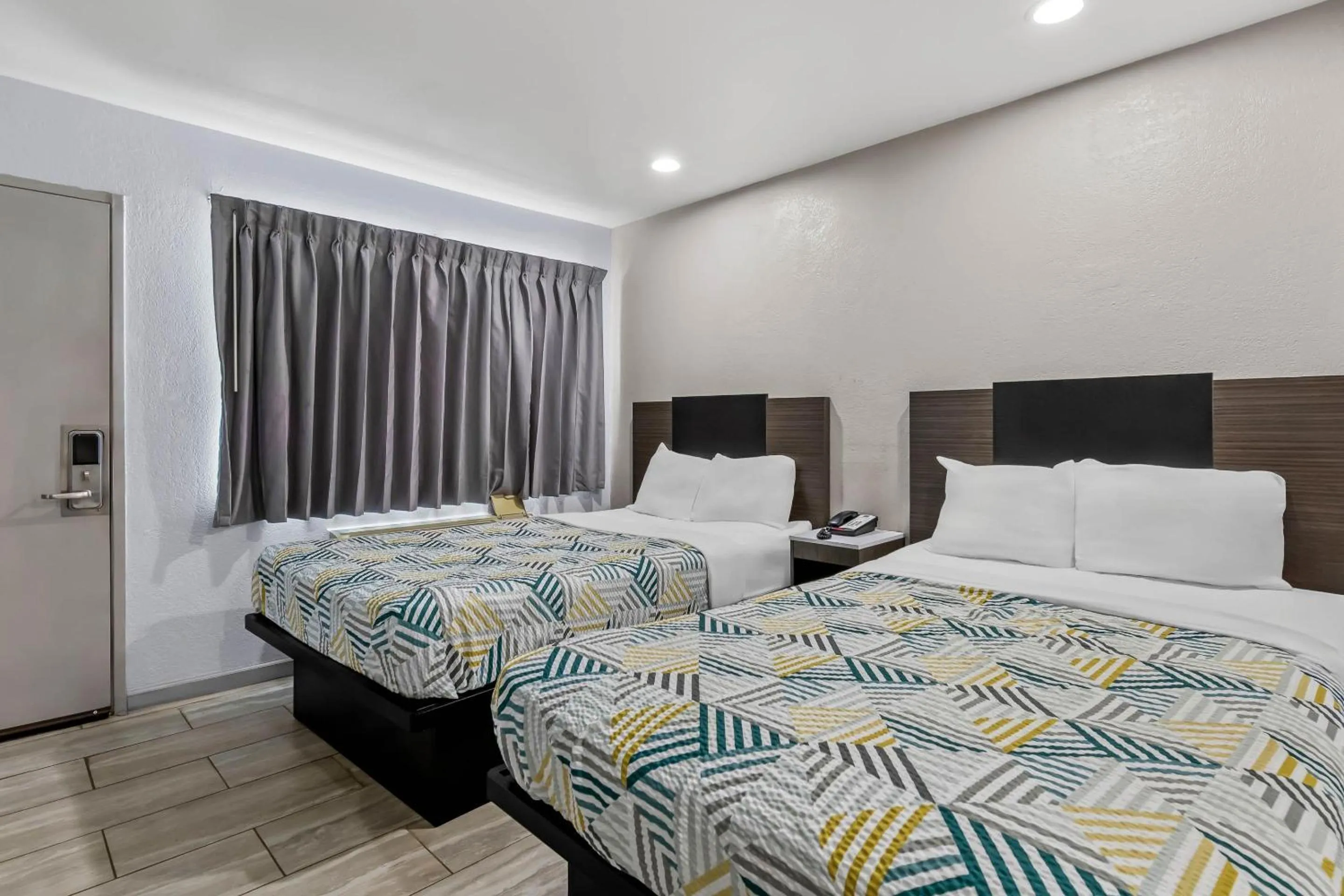 Bedroom, Bed in Motel 6-Murfreesboro, TN