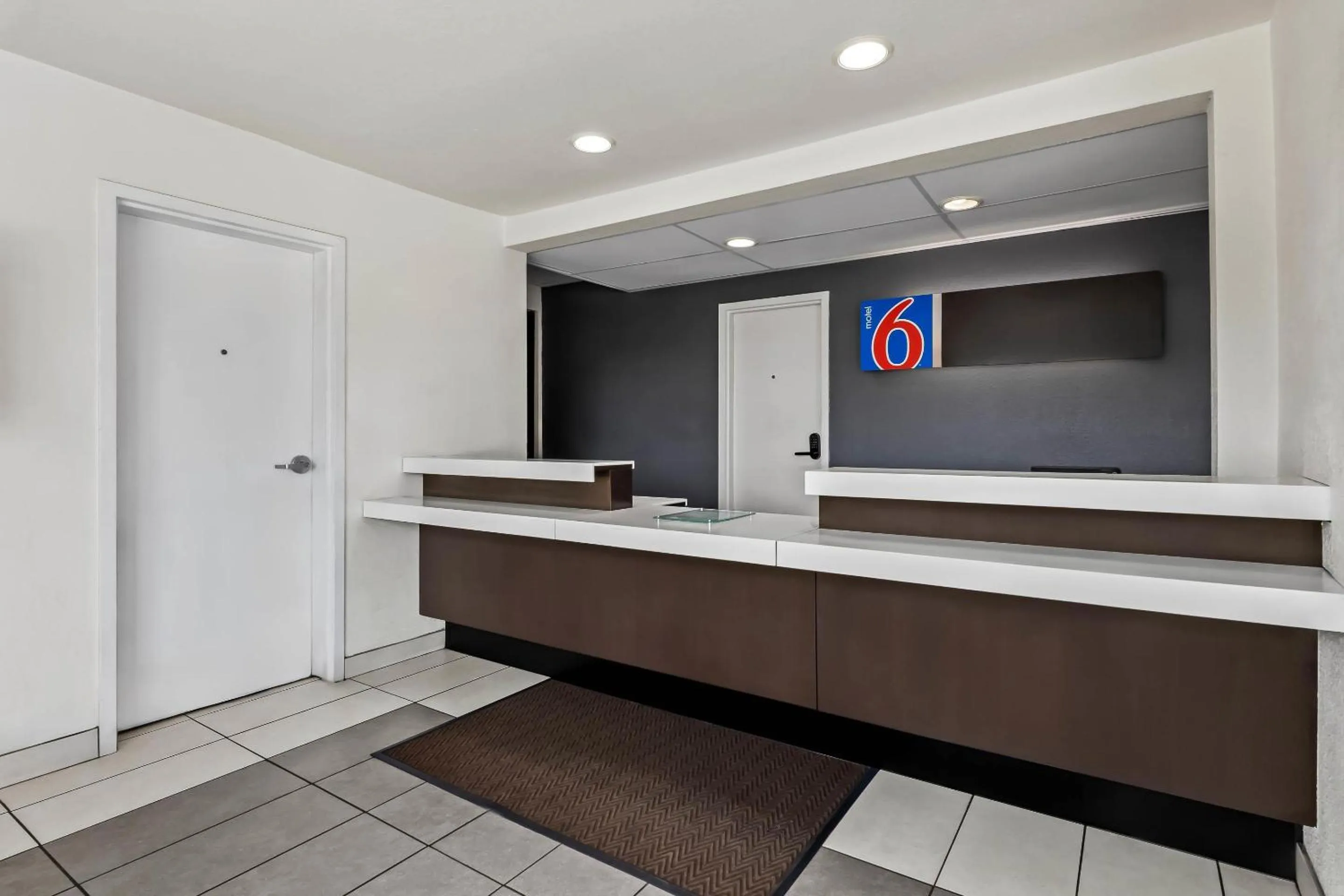 Lobby or reception in Motel 6-Murfreesboro, TN