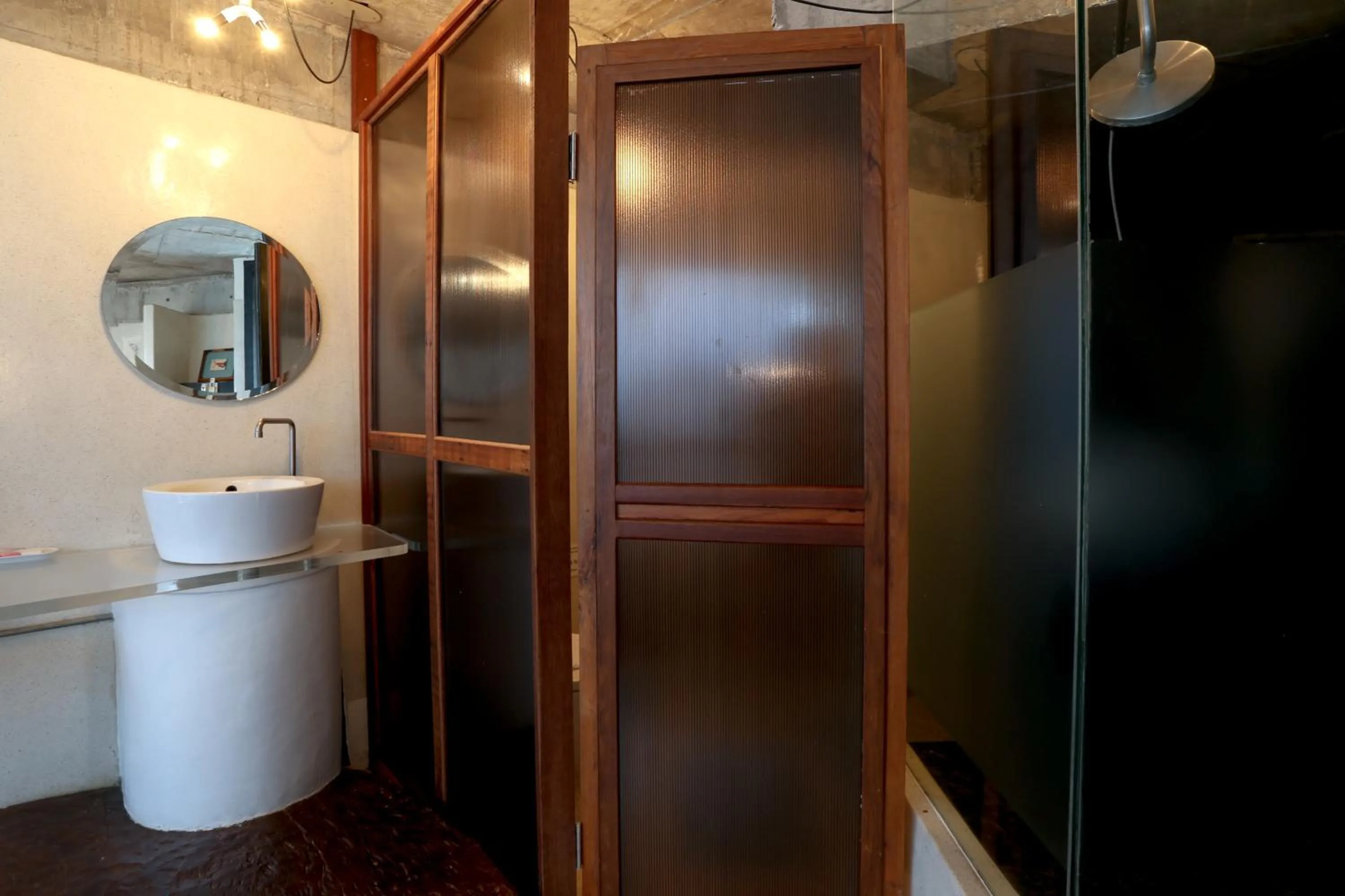 Bathroom in Mo rooms