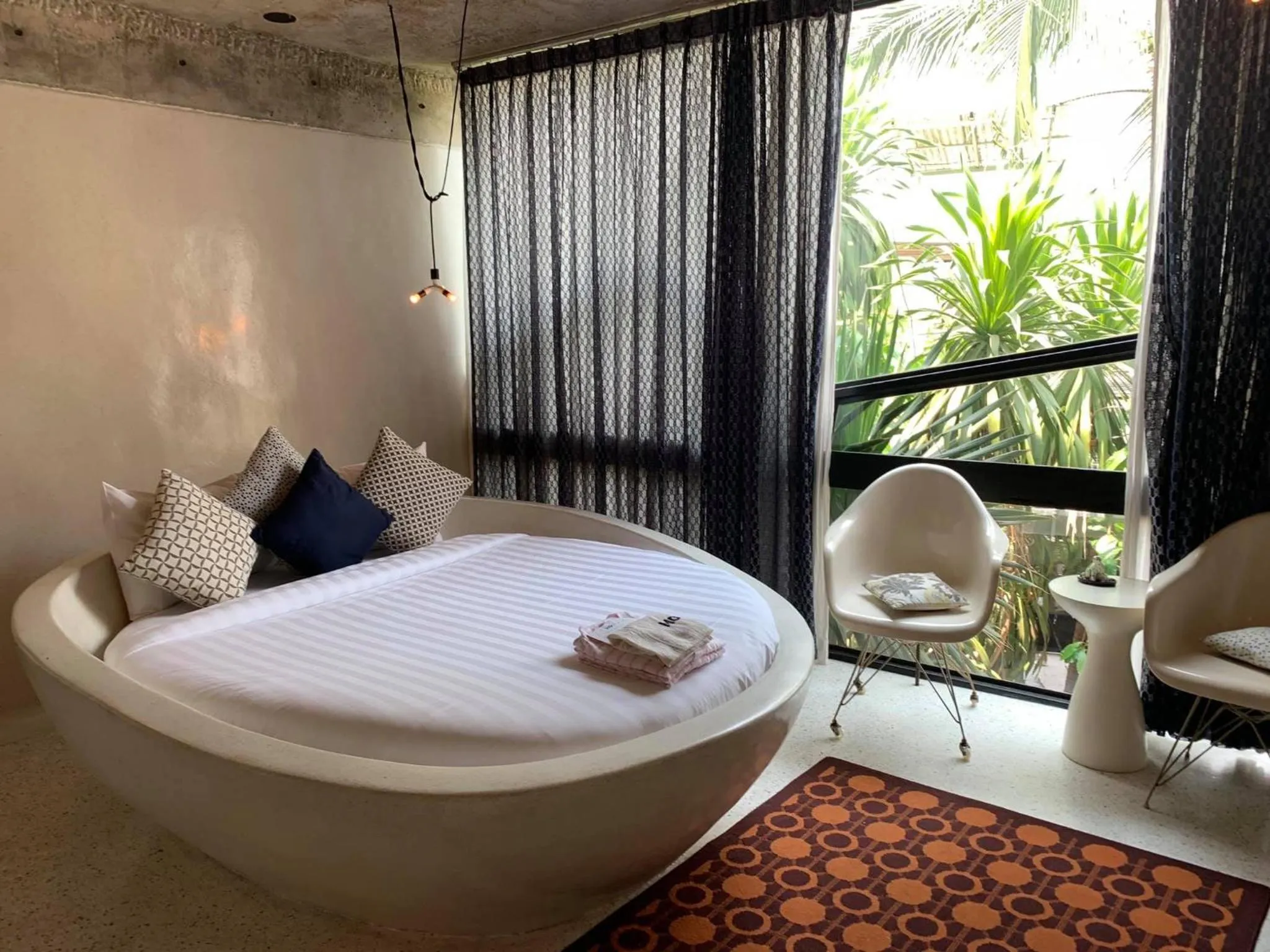 View (from property/room), Bed in Mo rooms