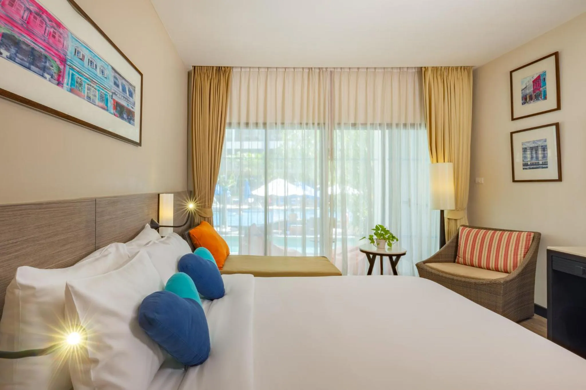 Bed in Deevana Plaza Phuket - SHA Extra Plus
