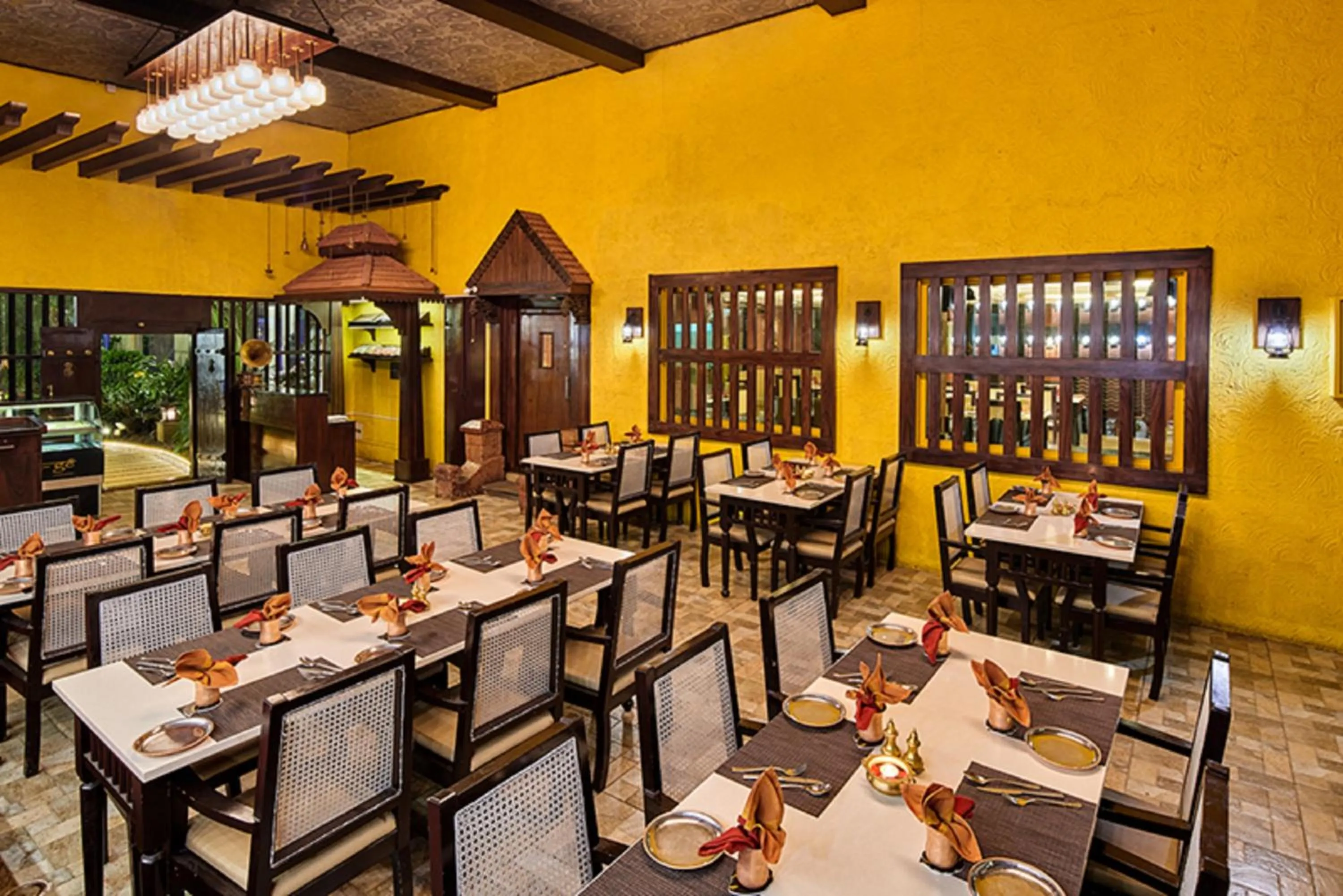 Restaurant/places to eat in Goldfinch Hotel Bangalore