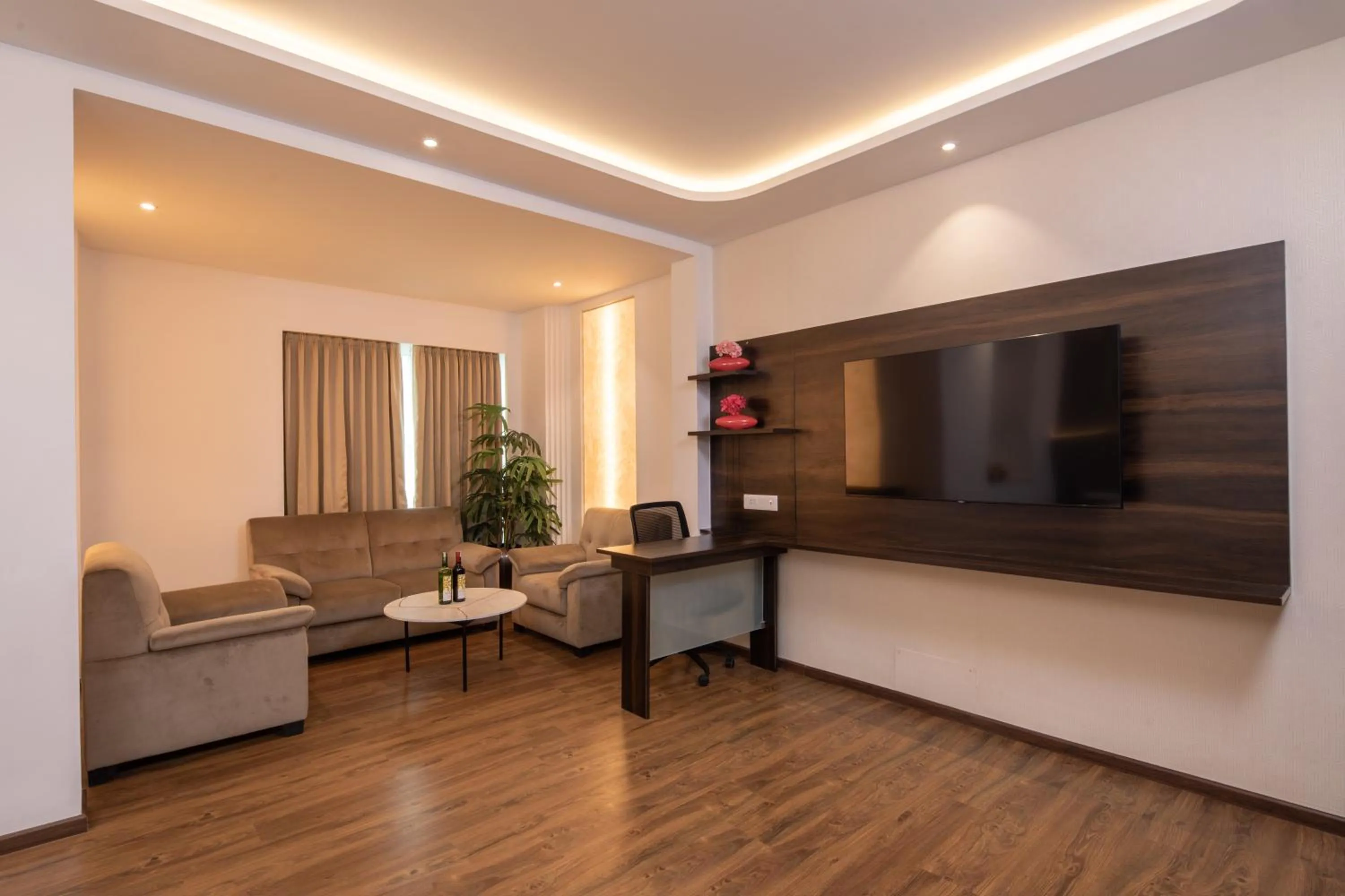 TV and multimedia in Goldfinch Hotel Bangalore