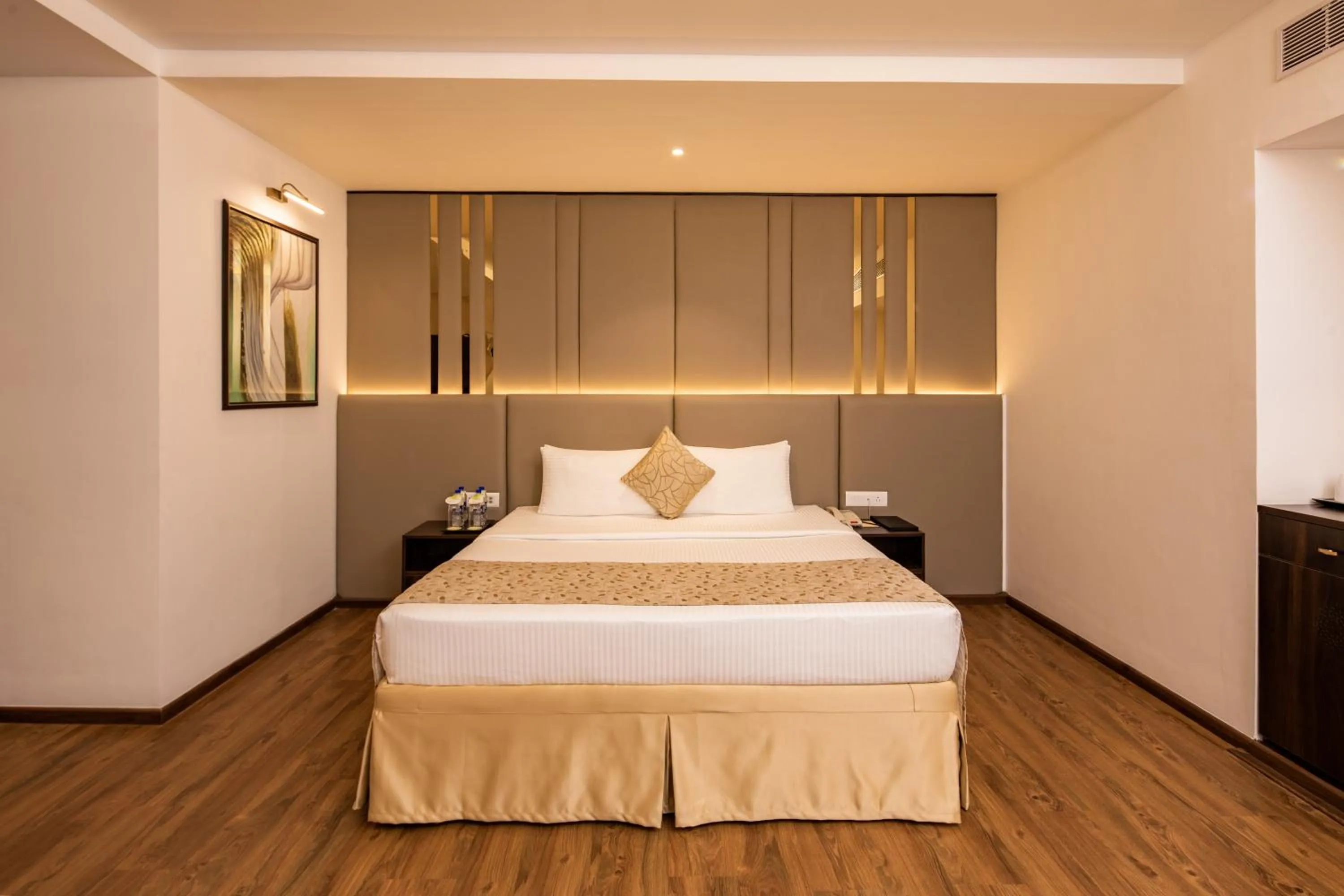 Bed in Goldfinch Hotel Bangalore