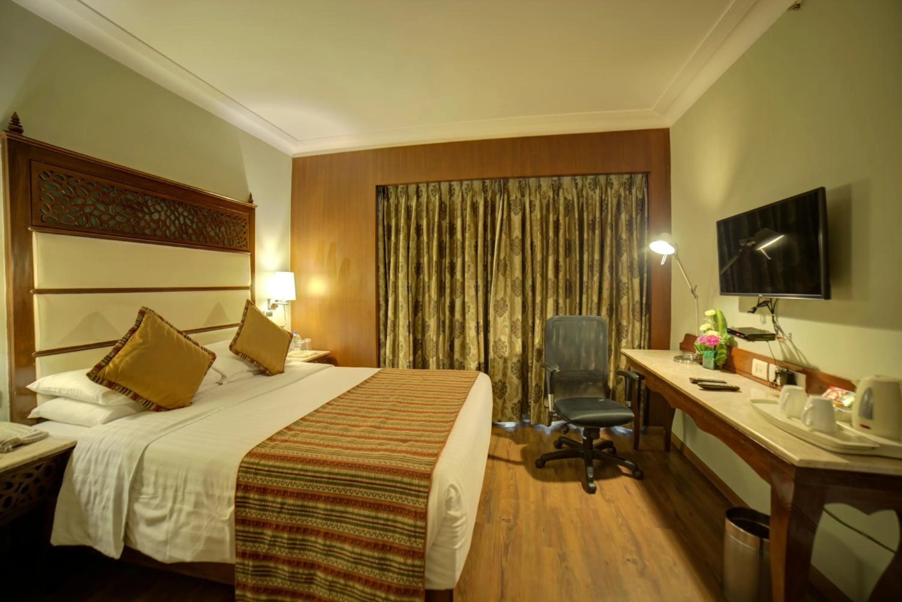Bedroom, Bed in Goldfinch Hotel Bangalore