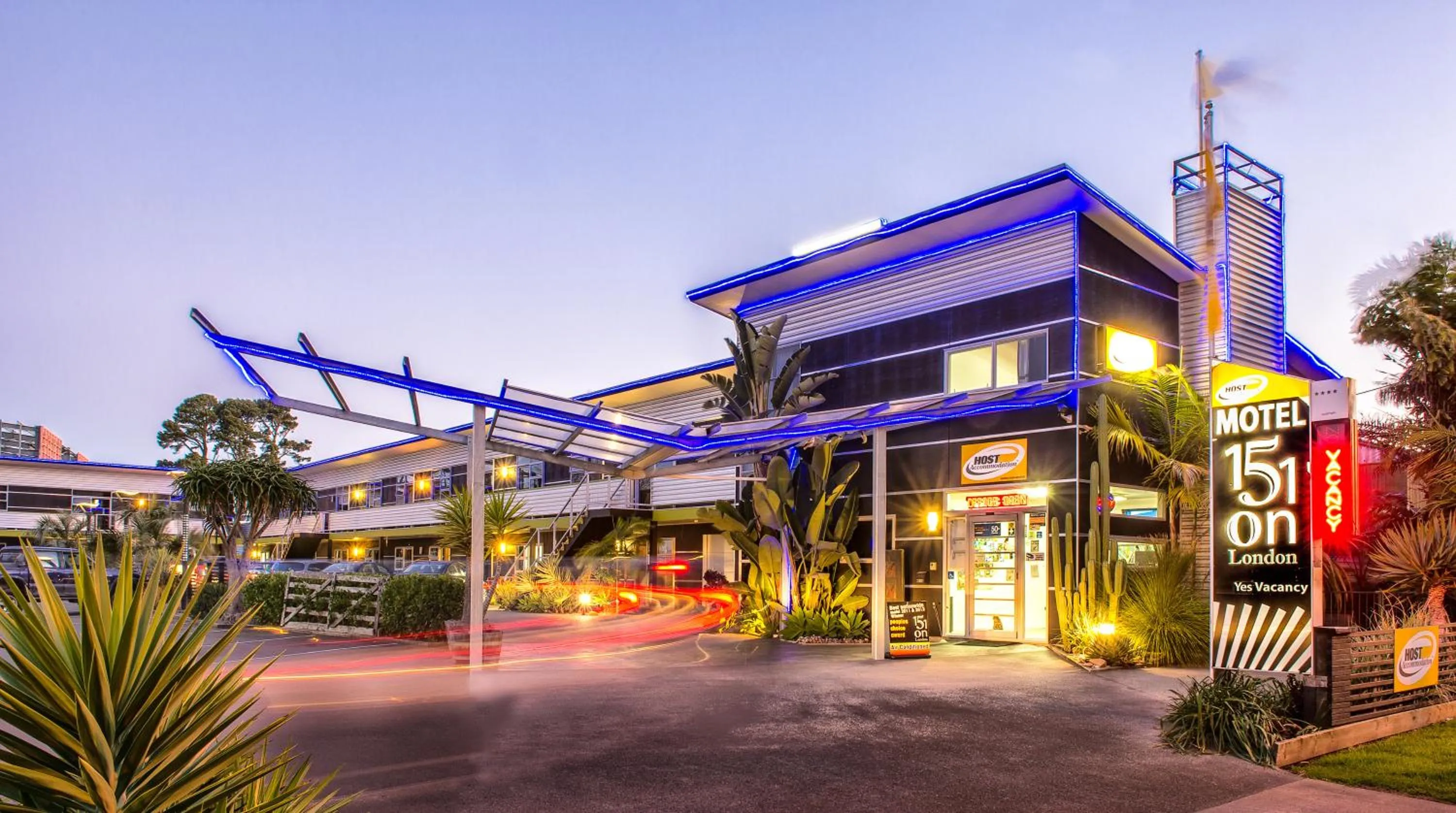 Facade/entrance in 151 On London Motel & Conference Centre