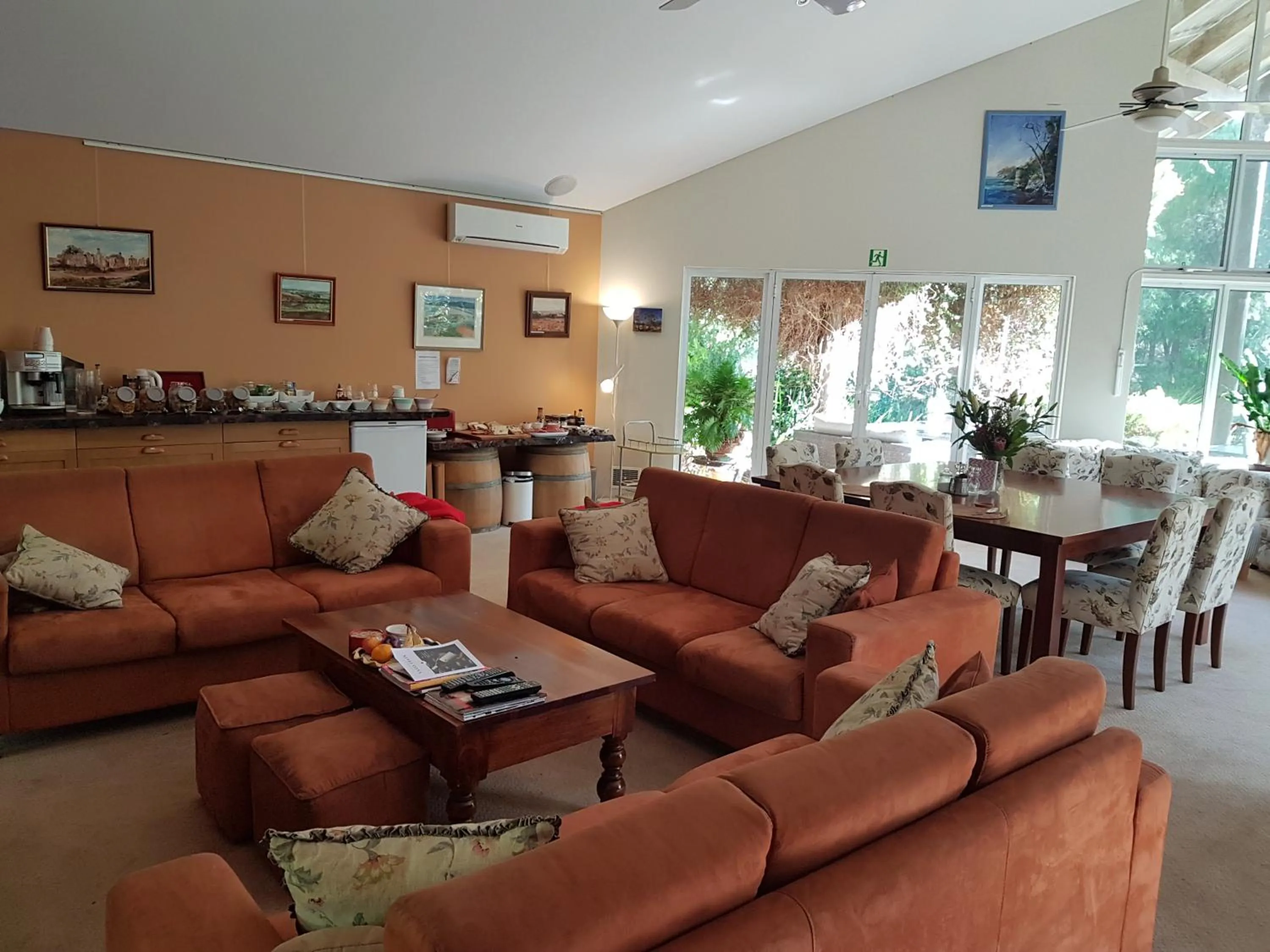 Living room in Margaret River Bed & Breakfast