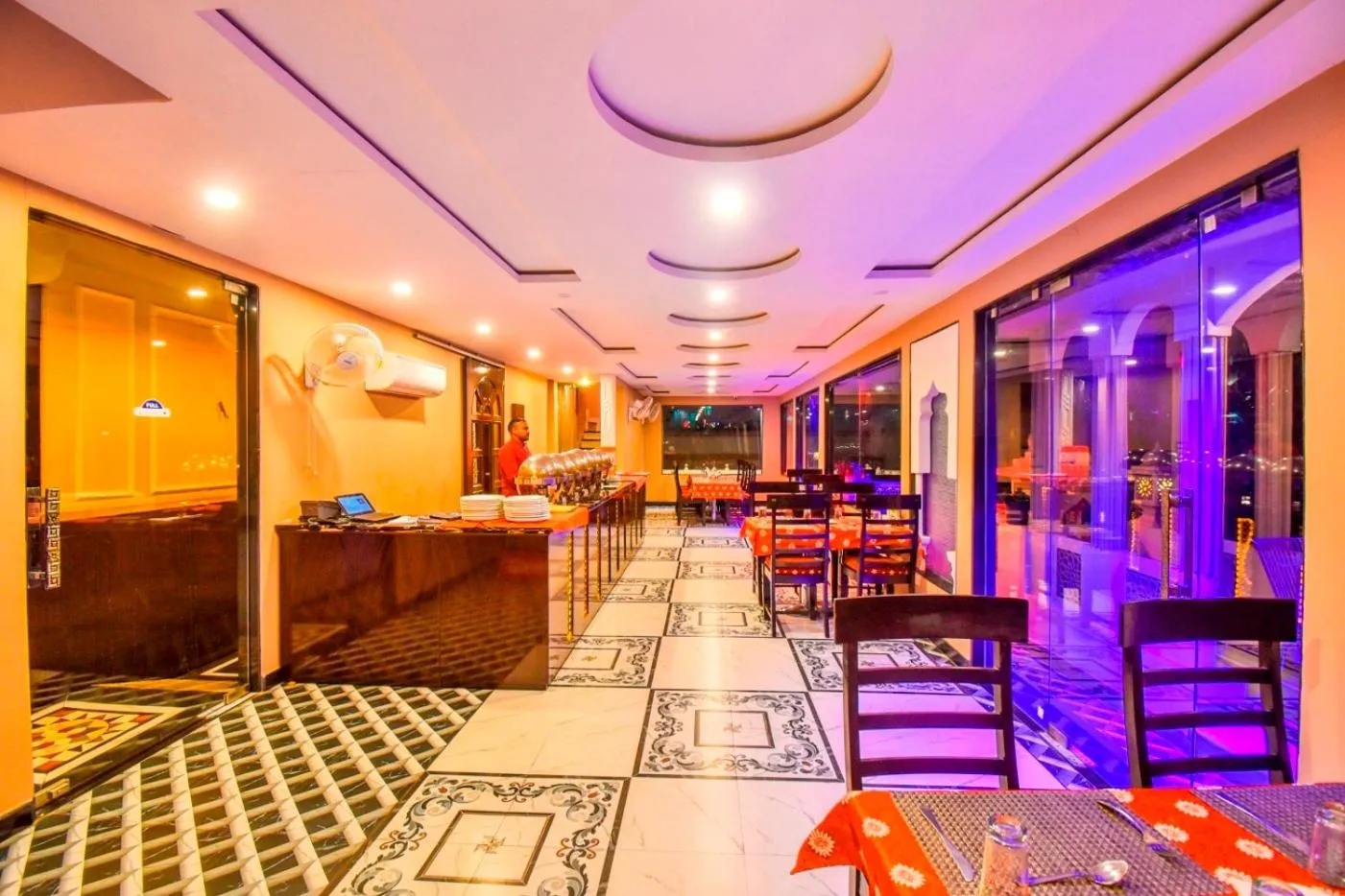 Restaurant/places to eat in Nahargarh Haveli-Near Train station Metro