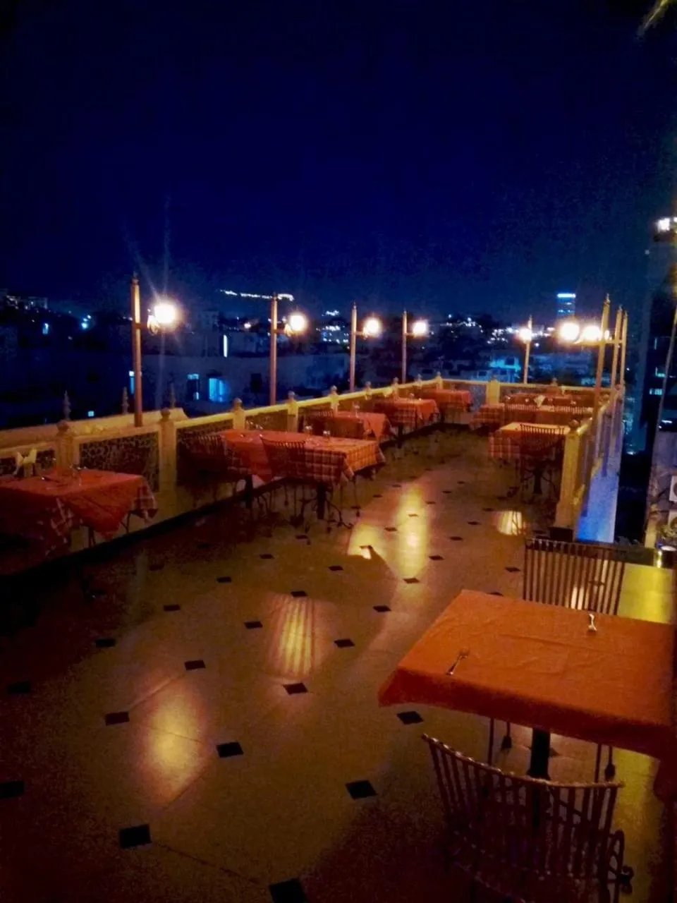 Restaurant/places to eat in Nahargarh Haveli-Near Train station Metro