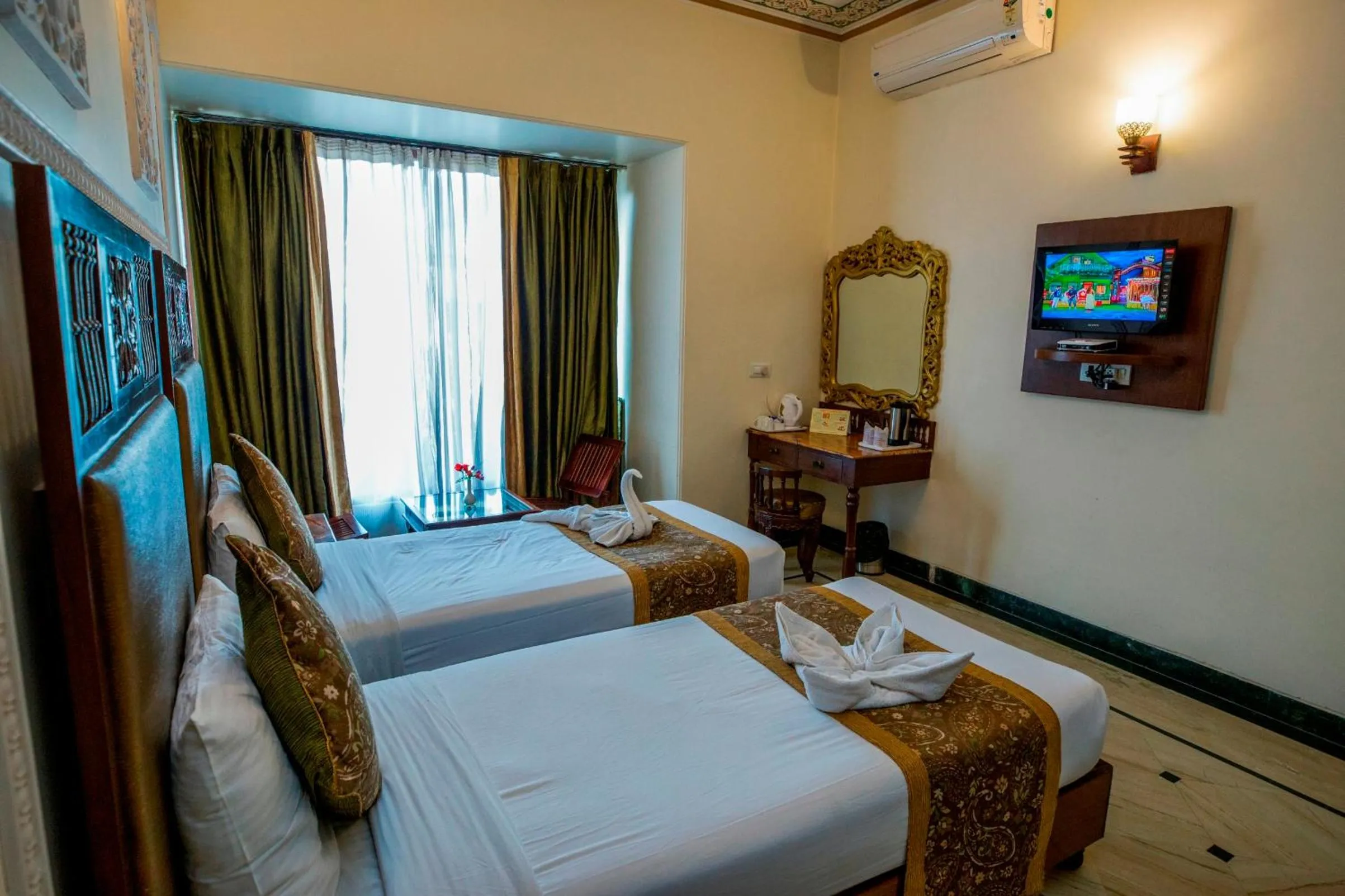 Photo of the whole room, Bed in Nahargarh Haveli-Near Train station Metro