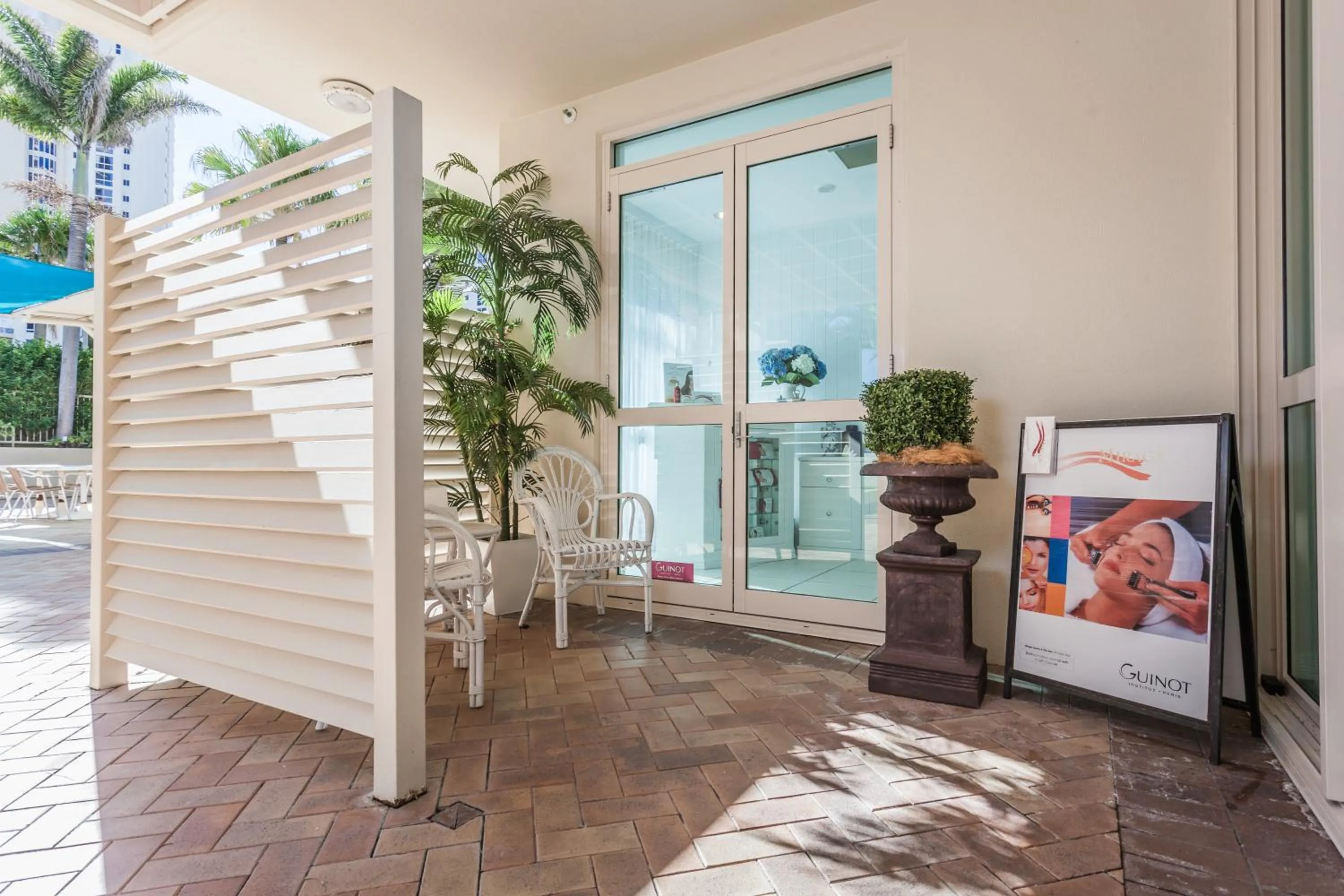 Property building in Maldives Resort Main Beach, Gold Coast