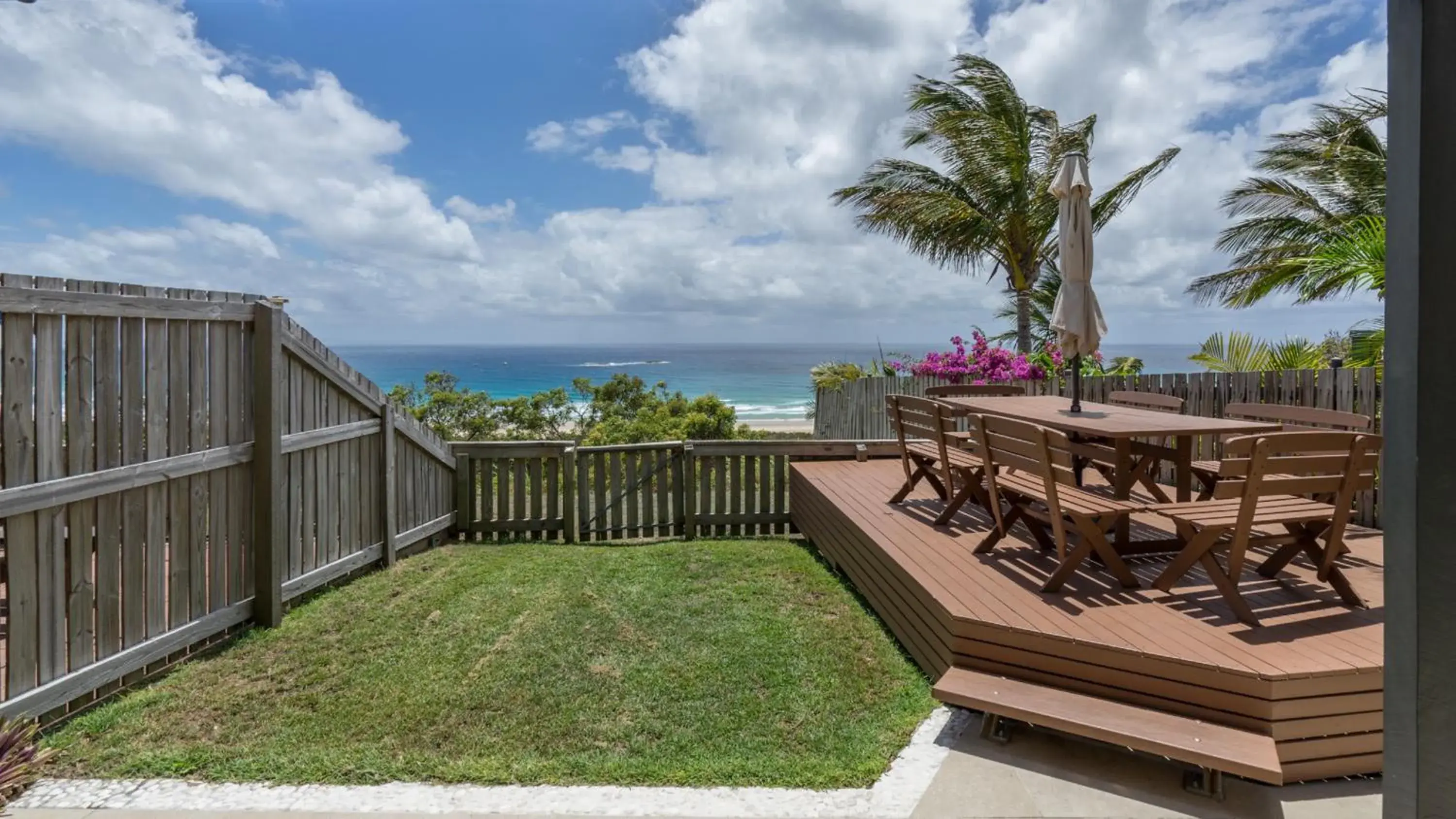 Three Bedroom Beach & Ocean View Villa in Pandanus Palms Holiday Resort Three Bedroom Beach & Ocean View Villa in Pandanus Palms Holiday Resort