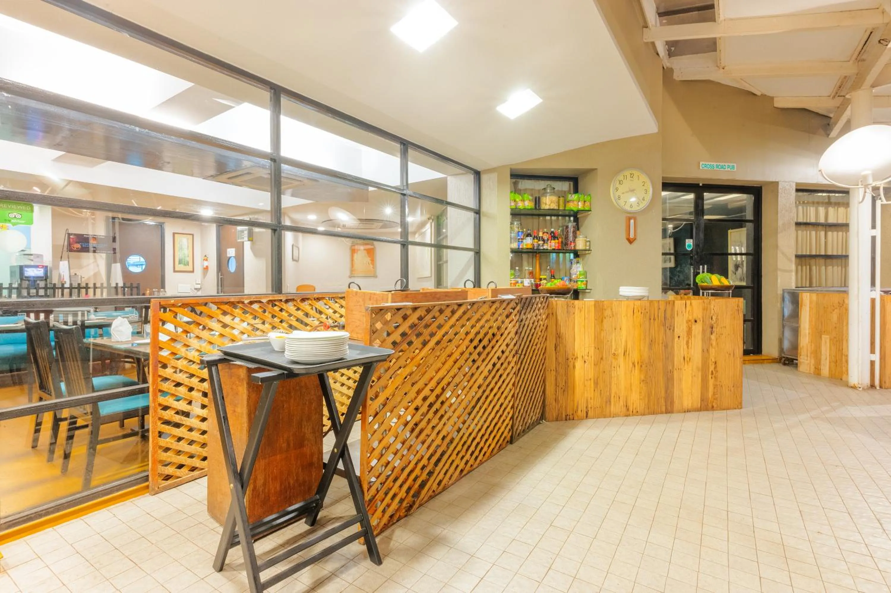 Restaurant/places to eat in Whispering Palms Beach Resort