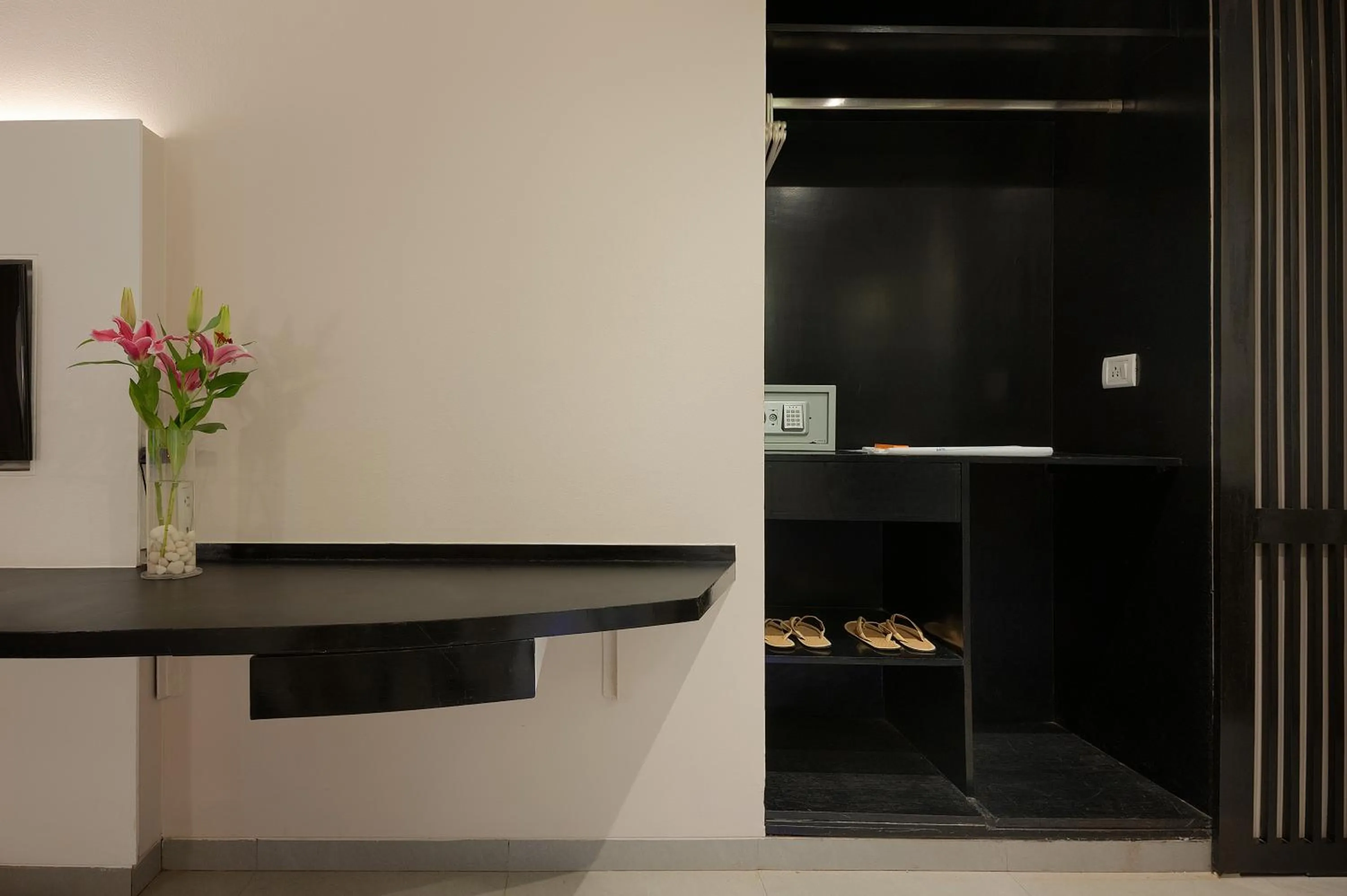 Photo of the whole room in Whispering Palms Beach Resort