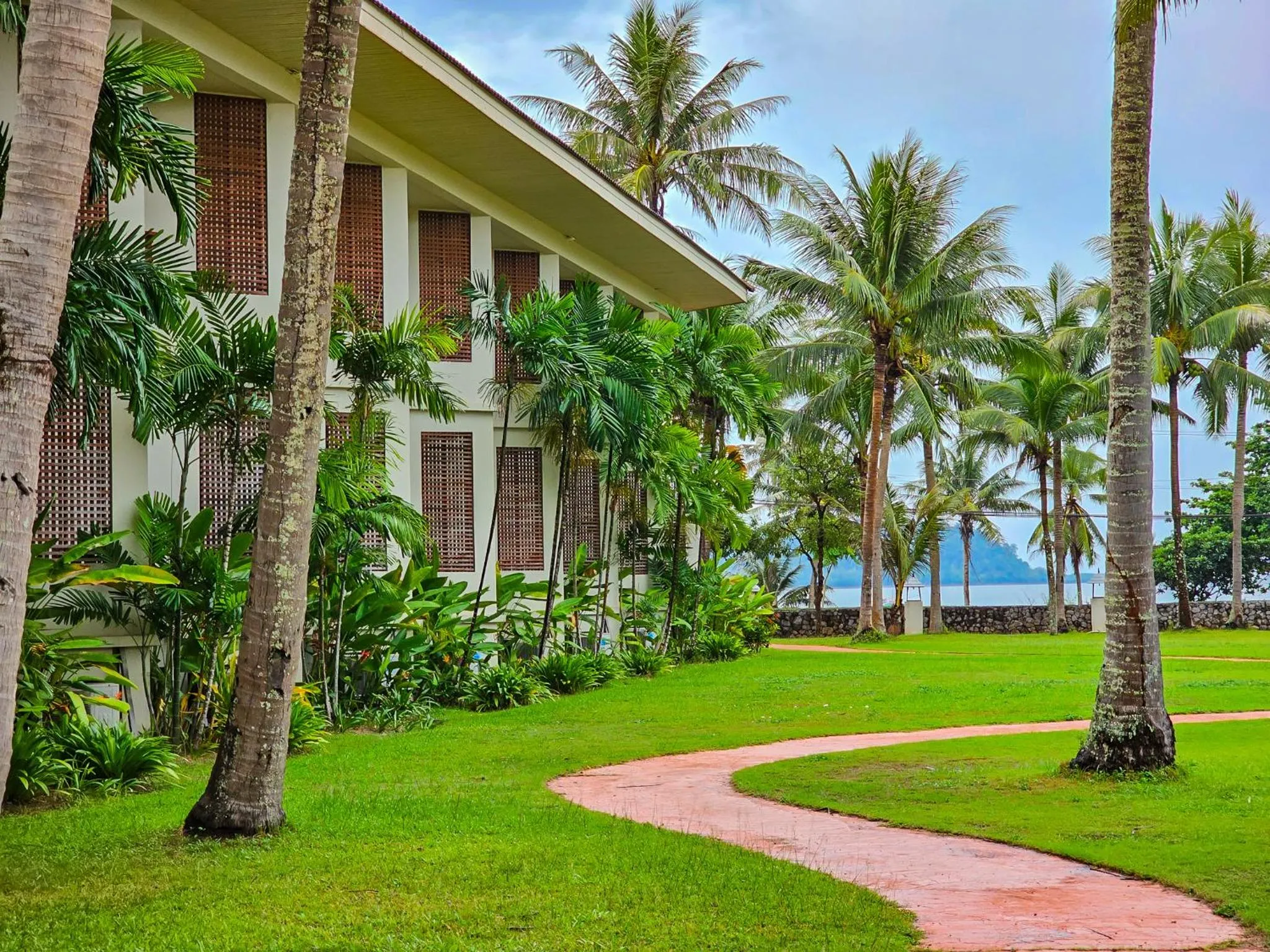 The Nouveau Chumphon Beach Resort And Golf